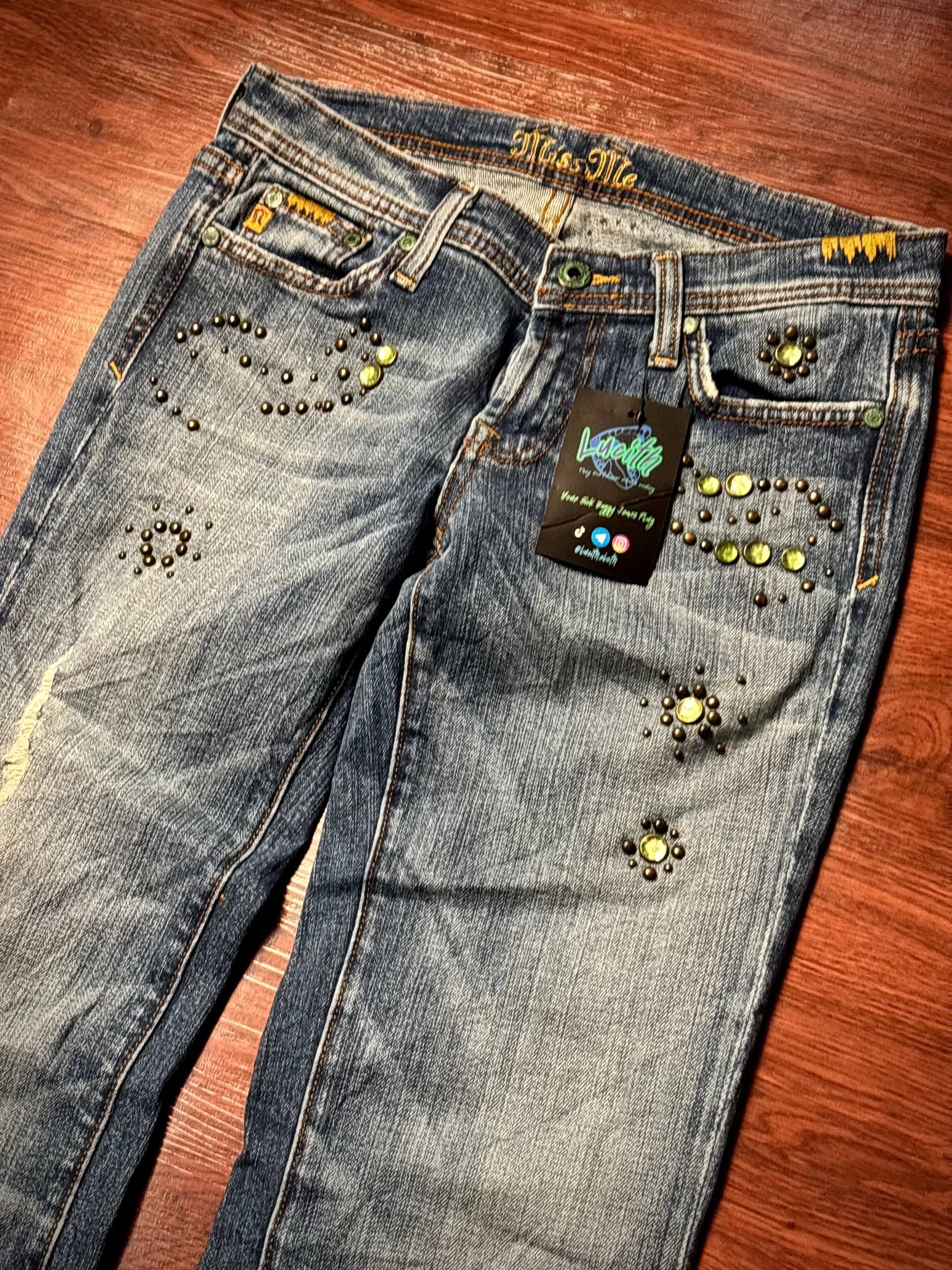 Miss Me Vintage Y2K Miss Me Distressed Studded Front Hit Flare Pants Size 30" / US 8 / IT 44 - 3 Thumbnail