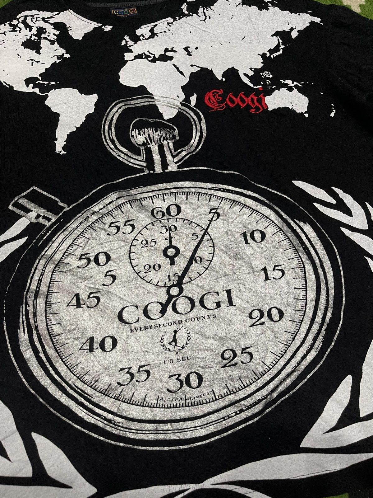 Coogi RARE Coogi World Map Clock Overprint Tee Size US L / EU 52-54 / 3 - 2 Thumbnail