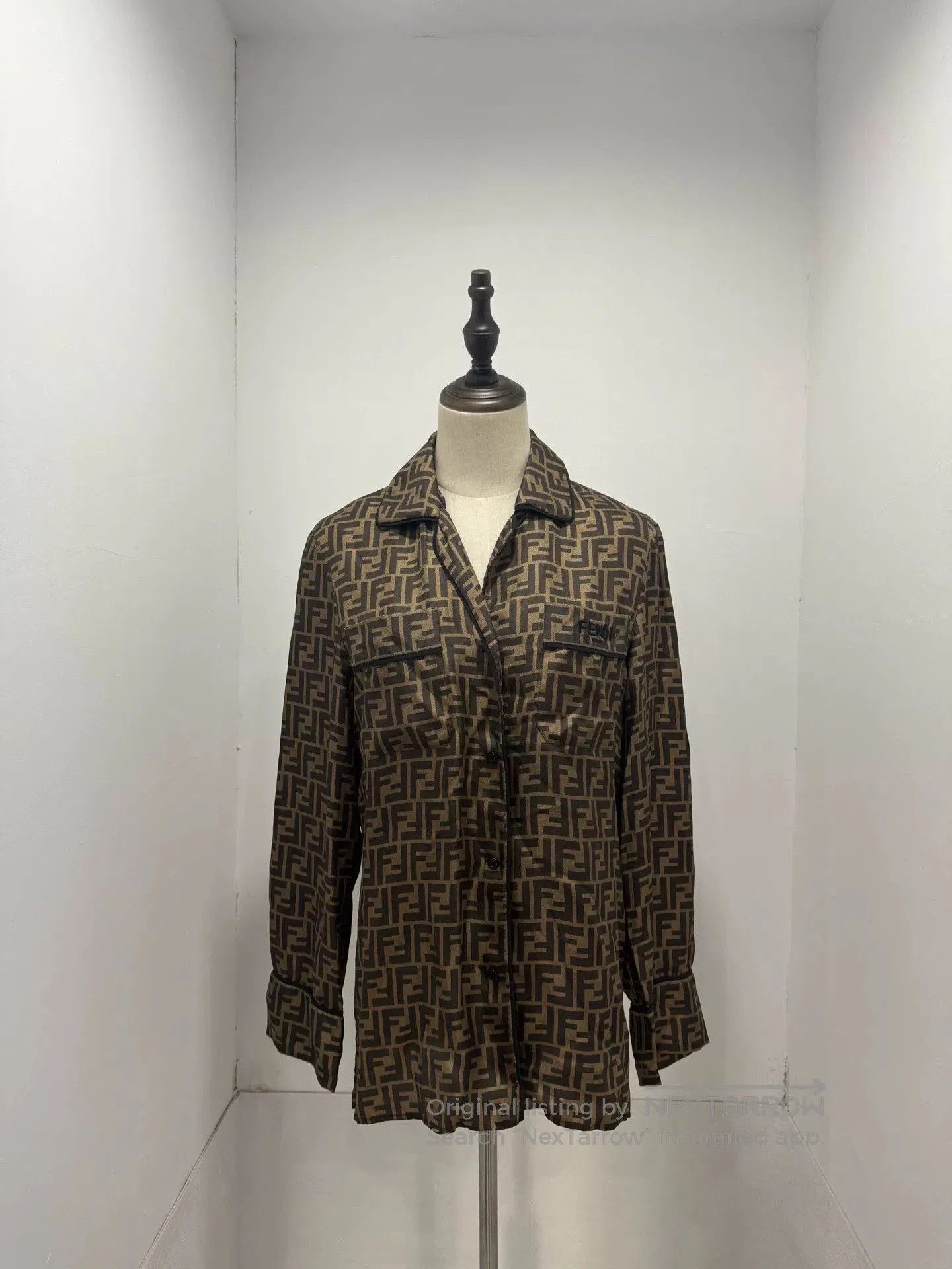Fendi Fendi Monogram Silk Button. Size US S / EU 44-46 / 1 - 1 Thumbnail