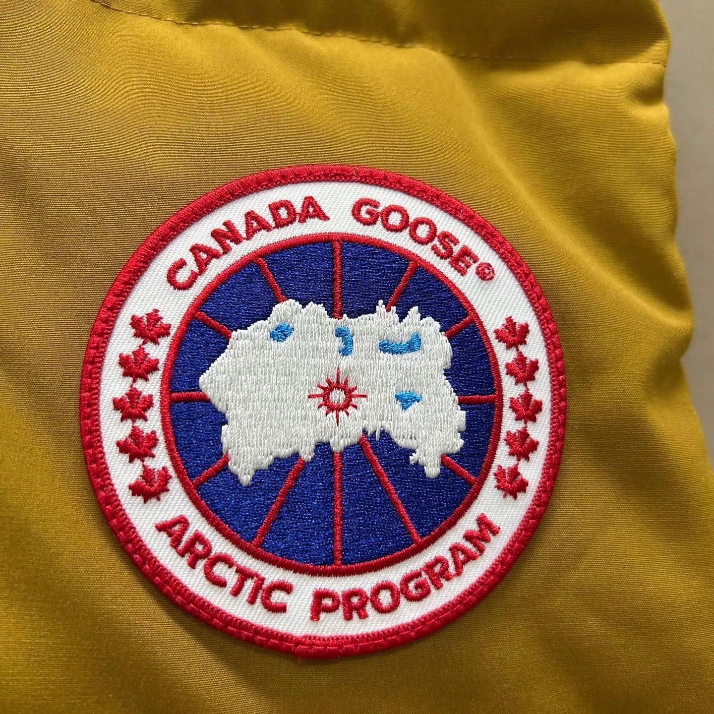 Canada Goose Canada Goose x RHUDE x NBA 99 Colorblocked Down Vest S Size US S / EU 44-46 / 1 - 4 Thumbnail