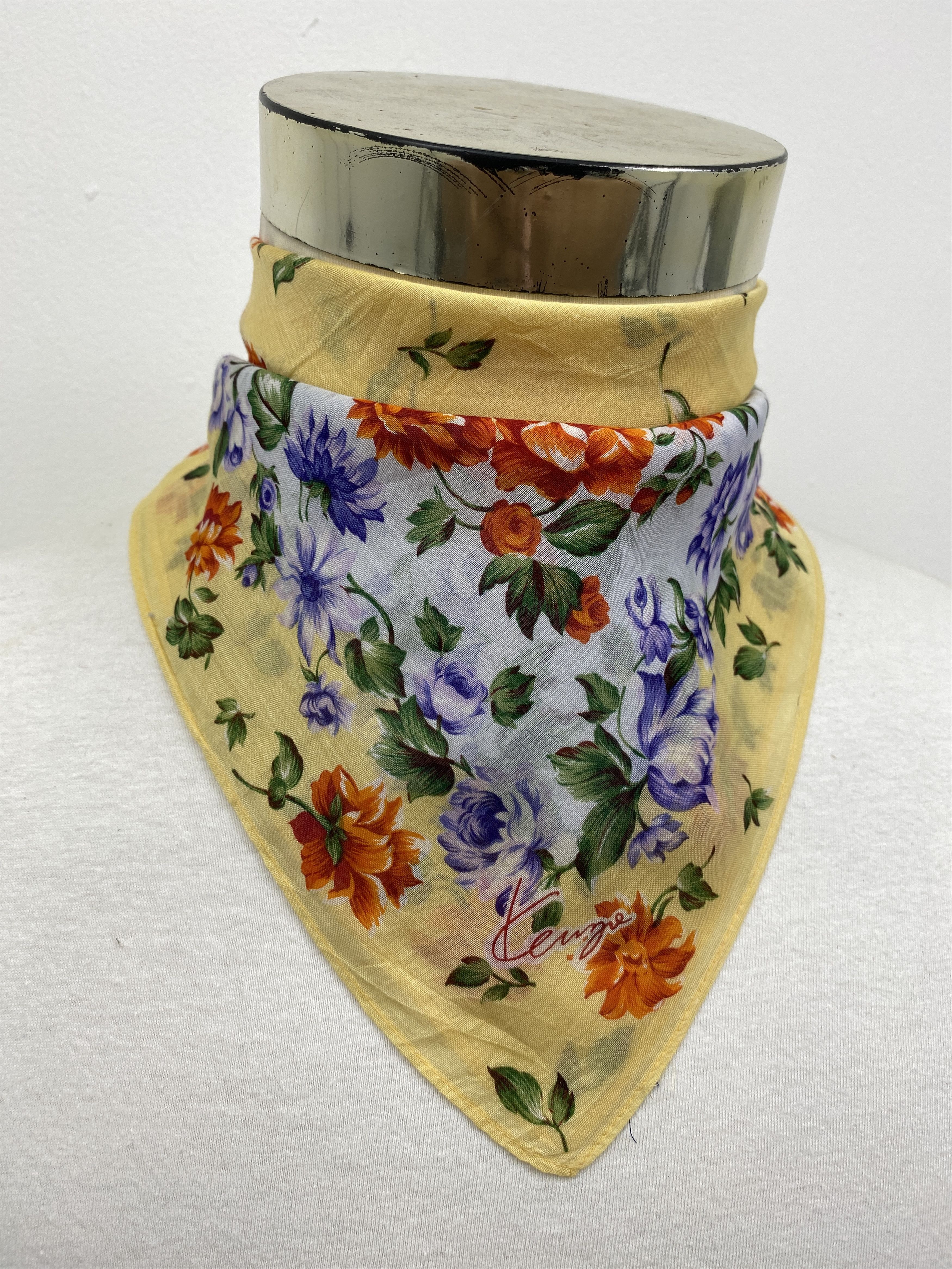 Kenzo Kenzo Handkerchief / Bandana / Neckerchief HKC0286 Size ONE SIZE - 1 Thumbnail