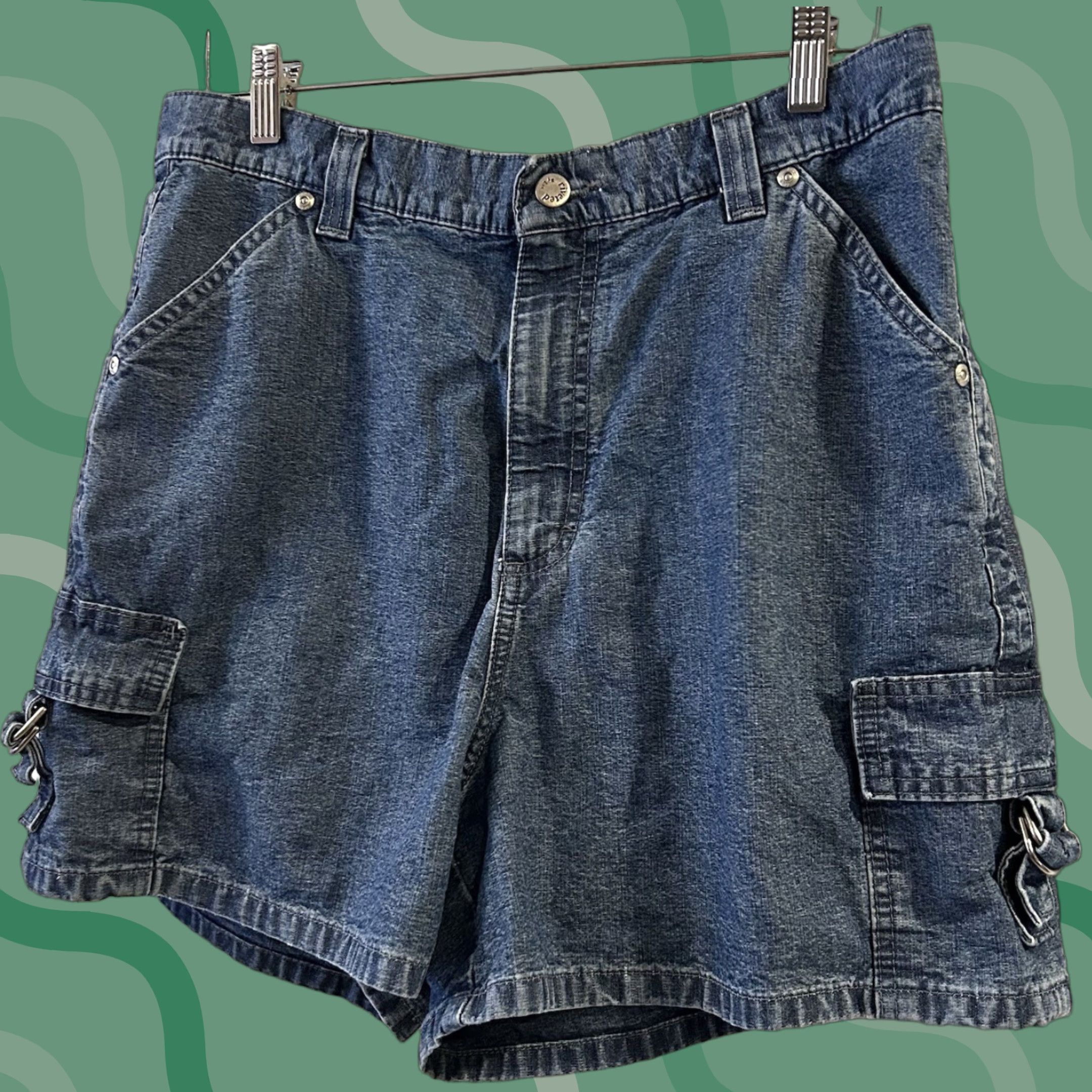 Lee VINTAGE Lee Riveted Jean Shorts 90s Blue Denim High Rise 12 Women's Denim Shorts 5-Pocket Inseam 4.5 in Casual Wear Size 34" / US 12 / IT 48 - 1 Thumbnail