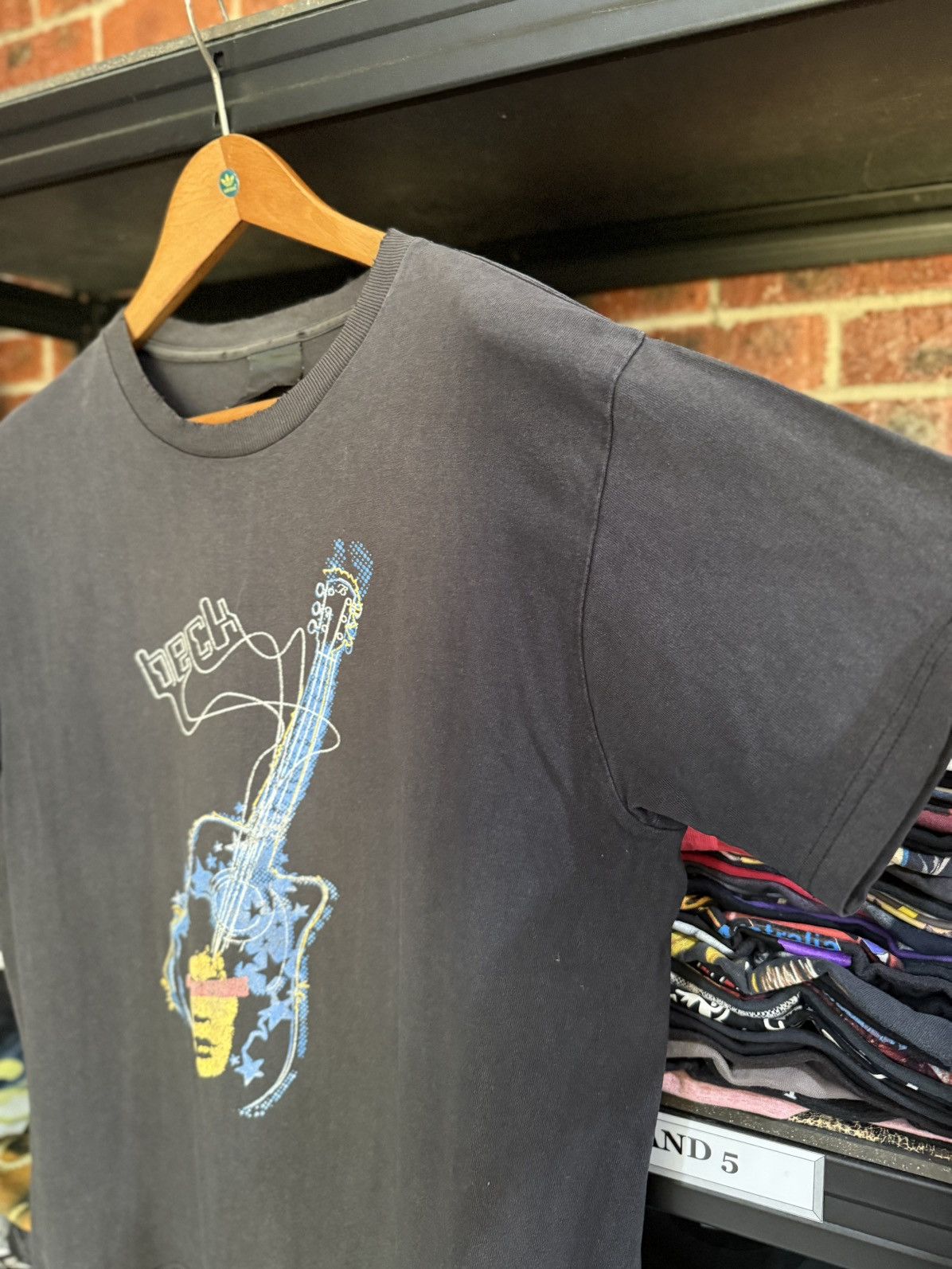 Band Tees × Vintage Thrashed Vintage Beck Band Promo Sun Faded Tee Size US L / EU 52-54 / 3 - 10 Thumbnail