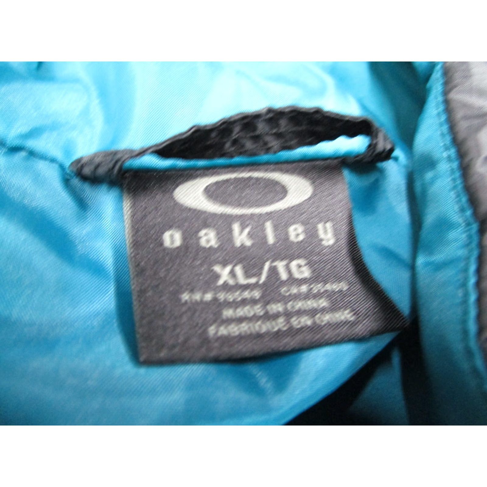 Oakley Oakley Jacket Women Extra Large Black Quilted Full Zip Puffer Hike Work Gorpcore Women Size XL / US 12-14 / IT 48-50 - 2 Thumbnail