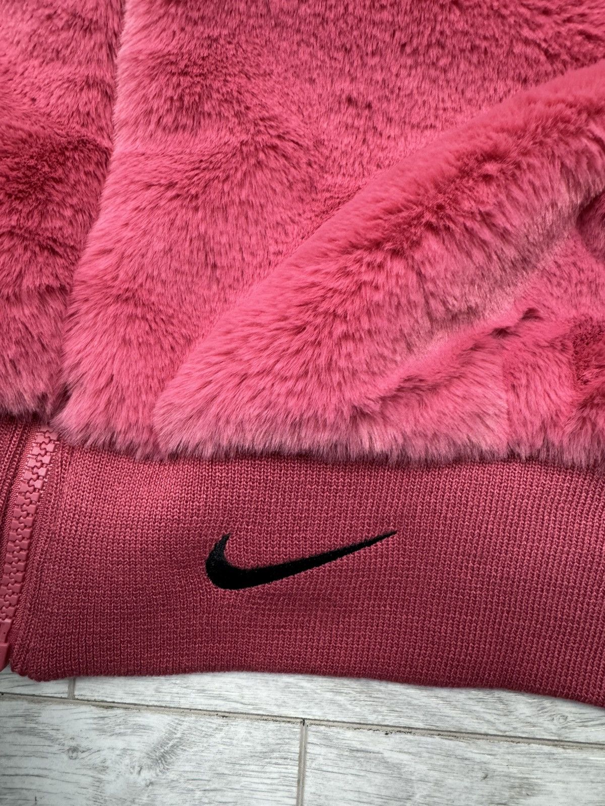 Nike × Vintage Nike Essential Faux Fur Swoosh Women’s Jacket M Size M / US 6-8 / IT 42-44 - 7 Thumbnail