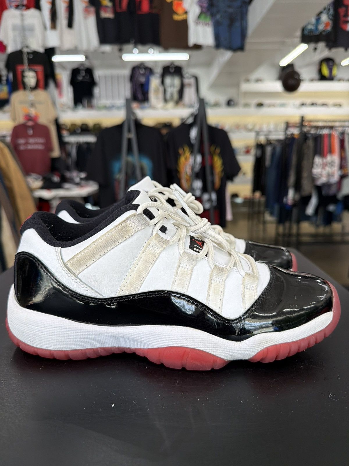 Jordan Brand Air Jordan 11 Low Concord Bred Size 5Y (2020) Size US 5 / EU 37 - 6 Thumbnail