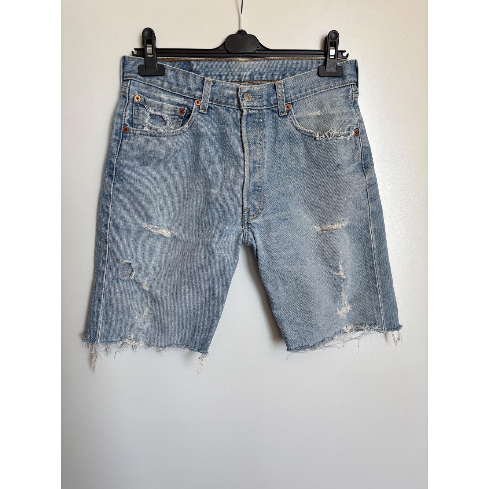 Levi's Levi's 501 Shorts 32x34 Light Wash Distressed Back Print Size US 32 / EU 48 - 3 Thumbnail
