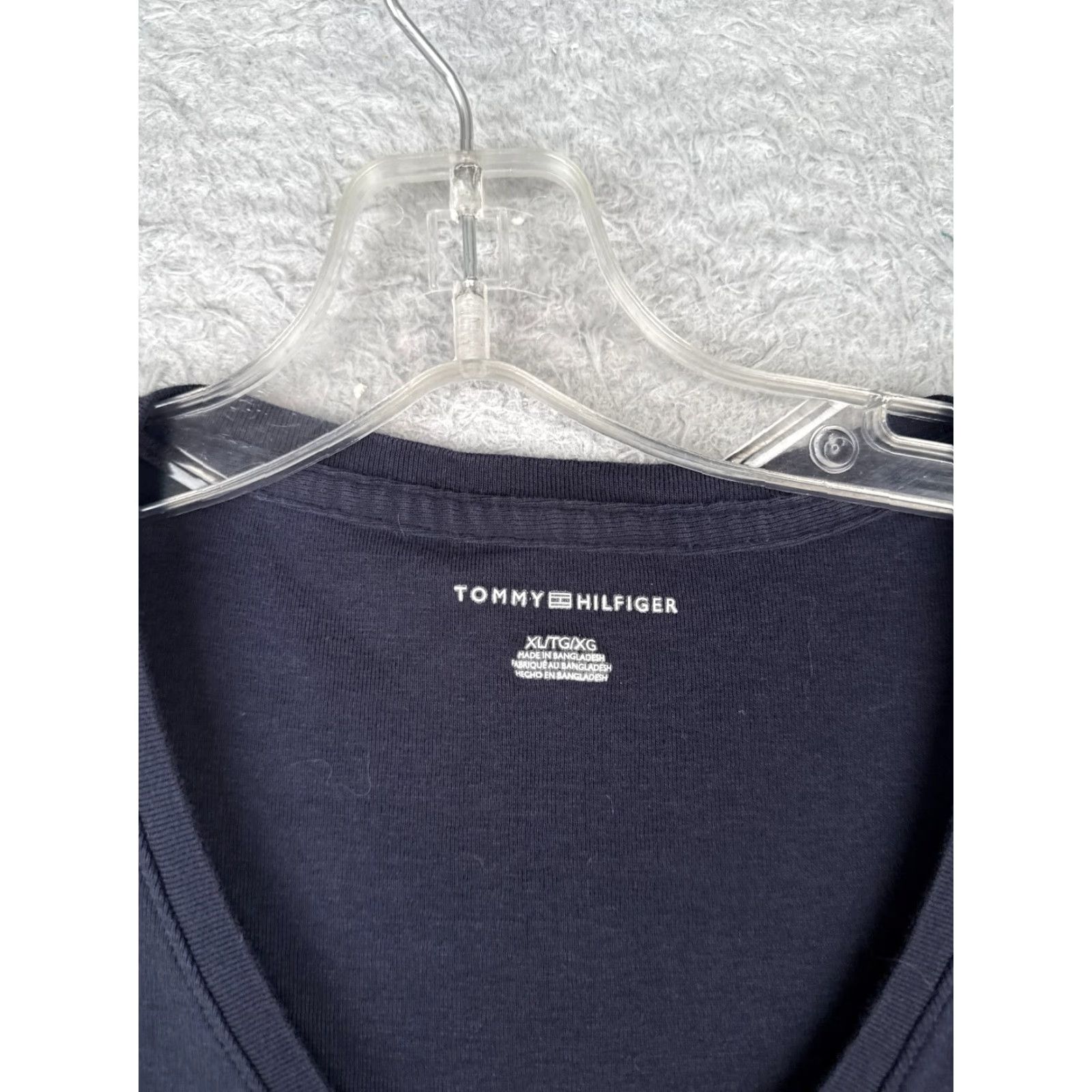 Tommy Hilfiger VINTAGE? No. Tommy Hilfiger Shirt Women Extra Large Blue V-Neck Short Sleeve 100% Cotton Knit T-Shirt XL Blue Logo Embroidered Casual Womens Size XL / US 12-14 / IT 48-50 - 6 Thumbnail