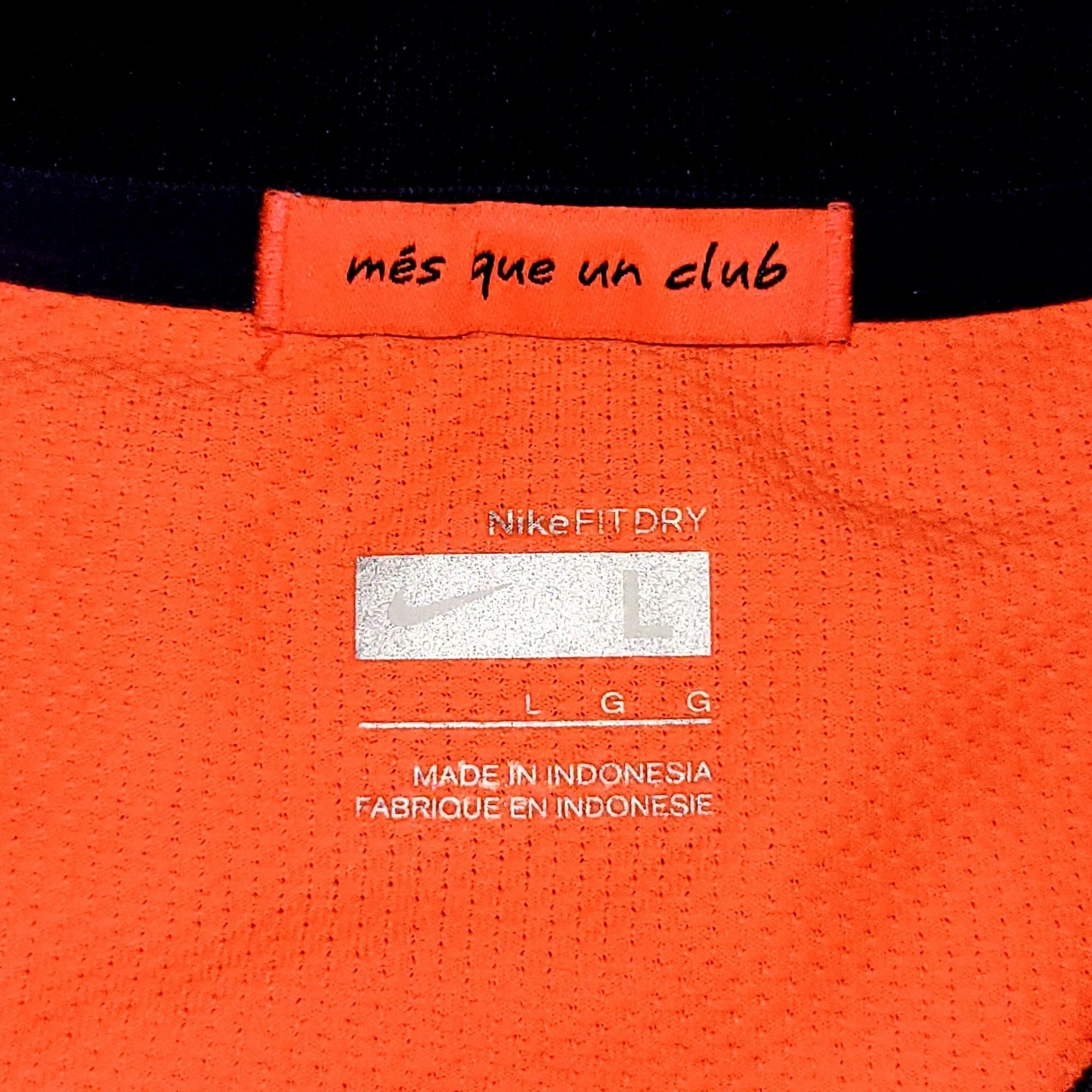 Nike Ibrahimovic Barcelona DEBUT 2009 2010 Soccer Away Jersey L Size US L / EU 52-54 / 3 - 5 Thumbnail