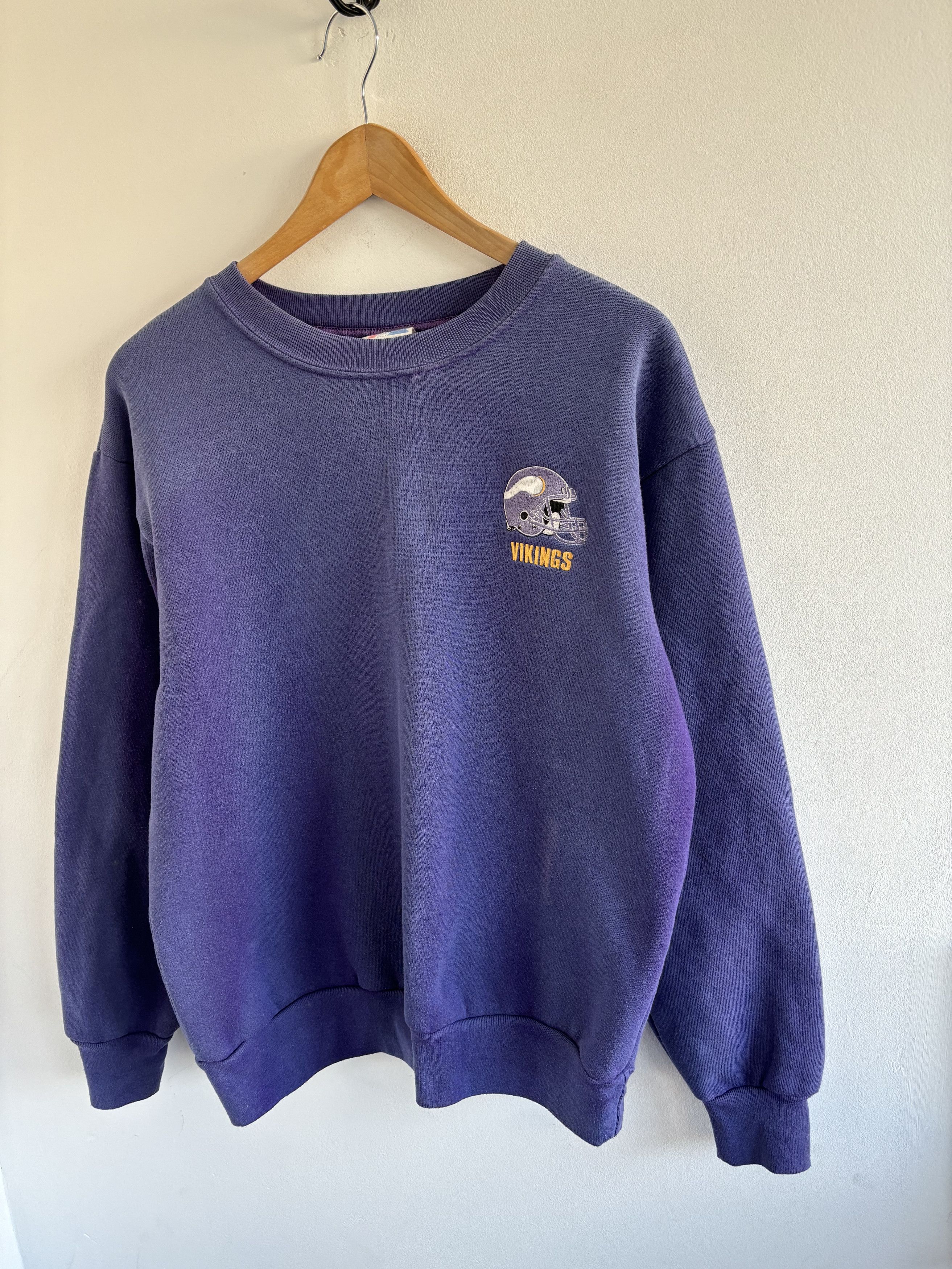 Majestic × NFL Vintage NFL Minnesota Vikings Faded Sweatshirt Size US M / EU 48-50 / 2 - 2 Thumbnail