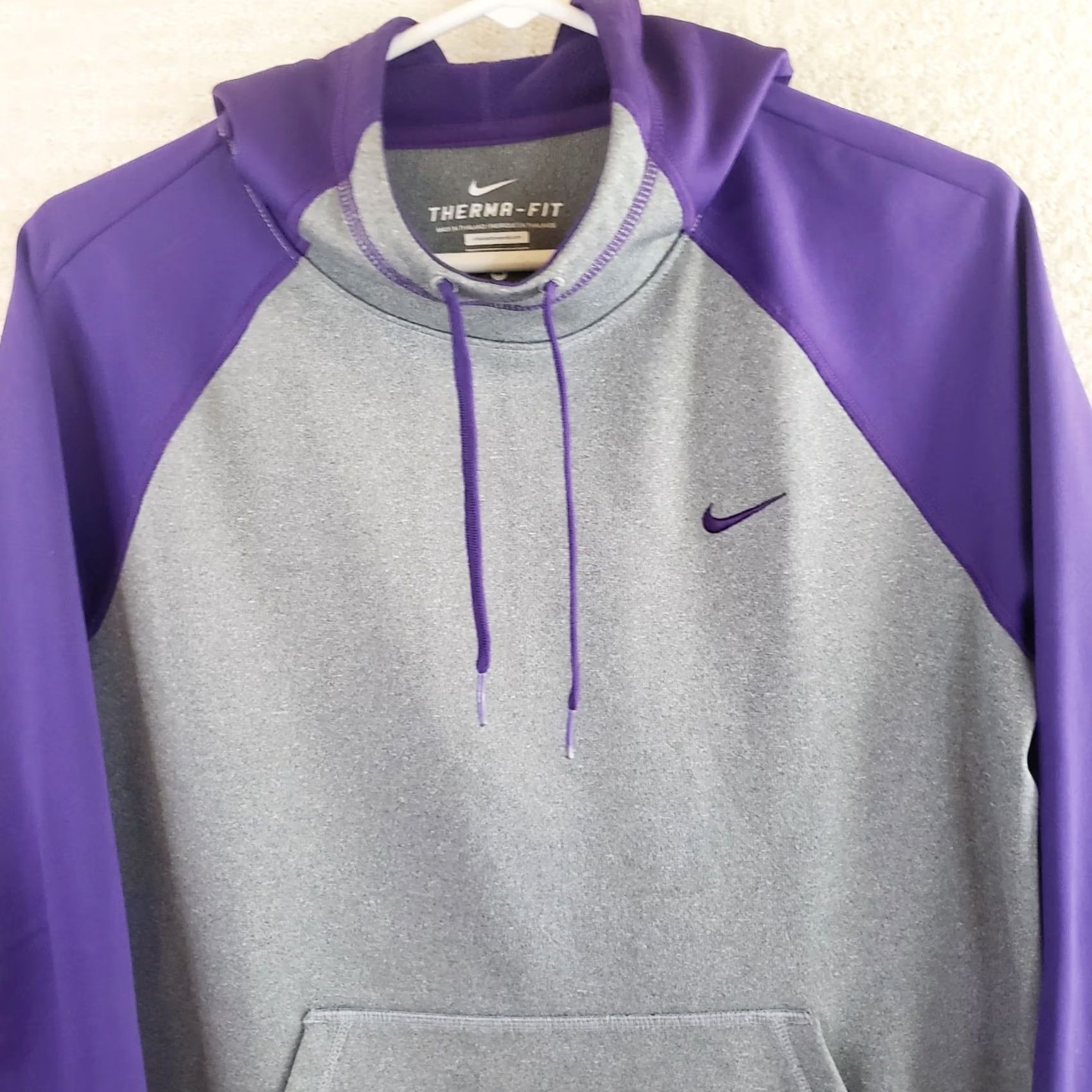 Nike Nike Therma-Fit Hoodie Purple Gray Women M Regular Pullover Hooded Thumb Holes Swoosh Colorblock Size M / US 6-8 / IT 42-44 - 2 Thumbnail