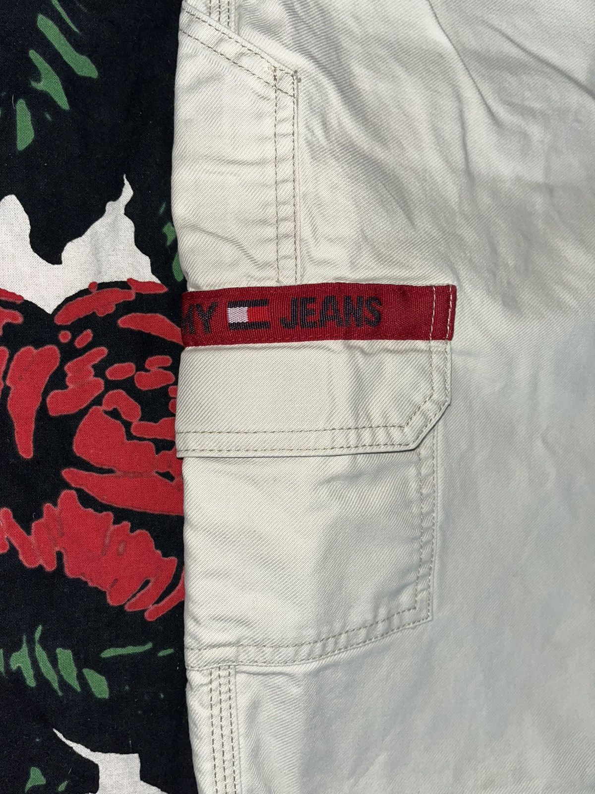 Tommy Hilfiger Crazy Y2K Baggy Skater Stash Pocket Cream Carpenter Shorts Size US 36 / EU 52 - 3 Thumbnail