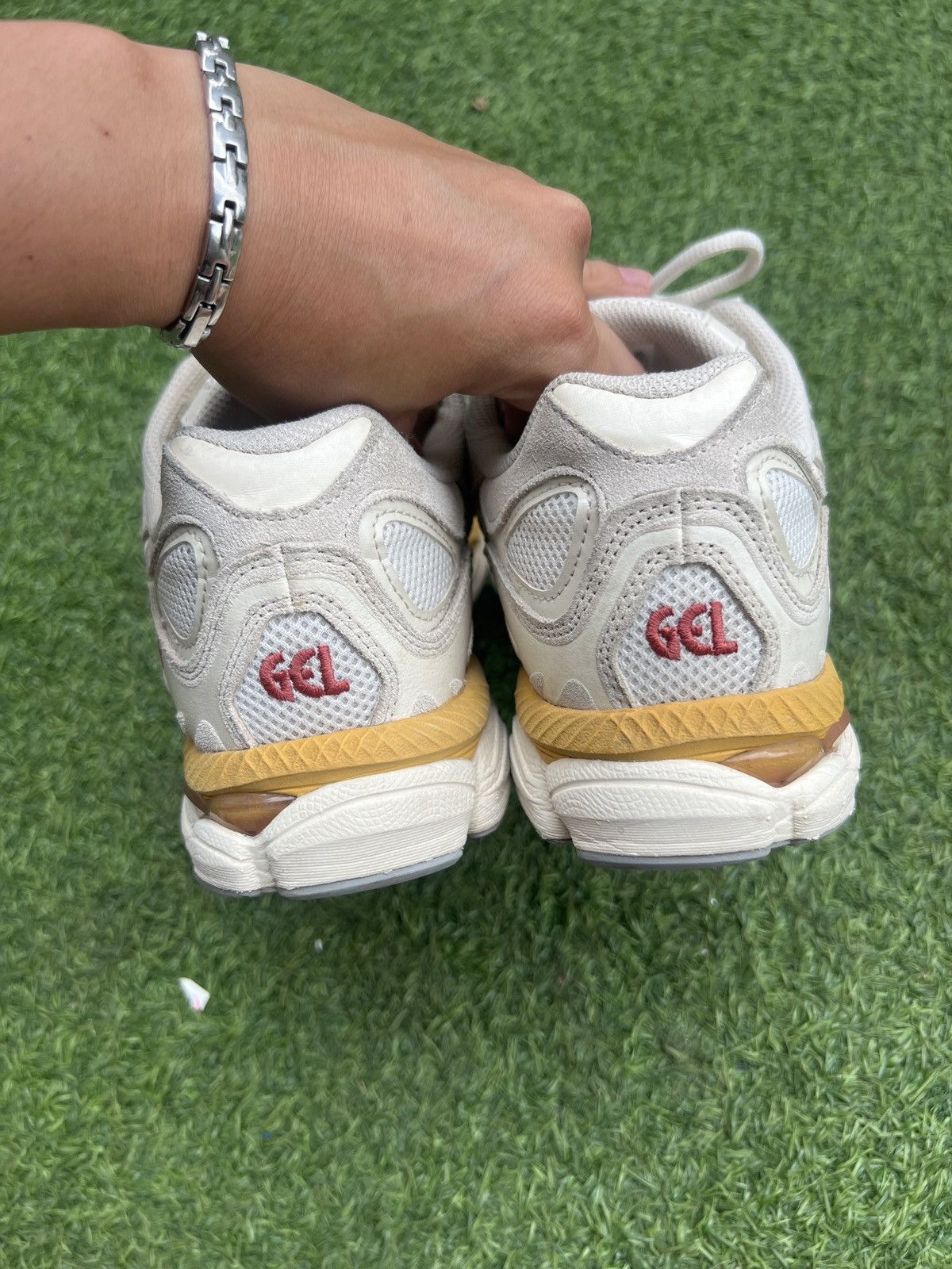 Asics ASICS GEL-NYC Cream Oatmeal 1201a789 Size US 9 / EU 42 - 5 Thumbnail
