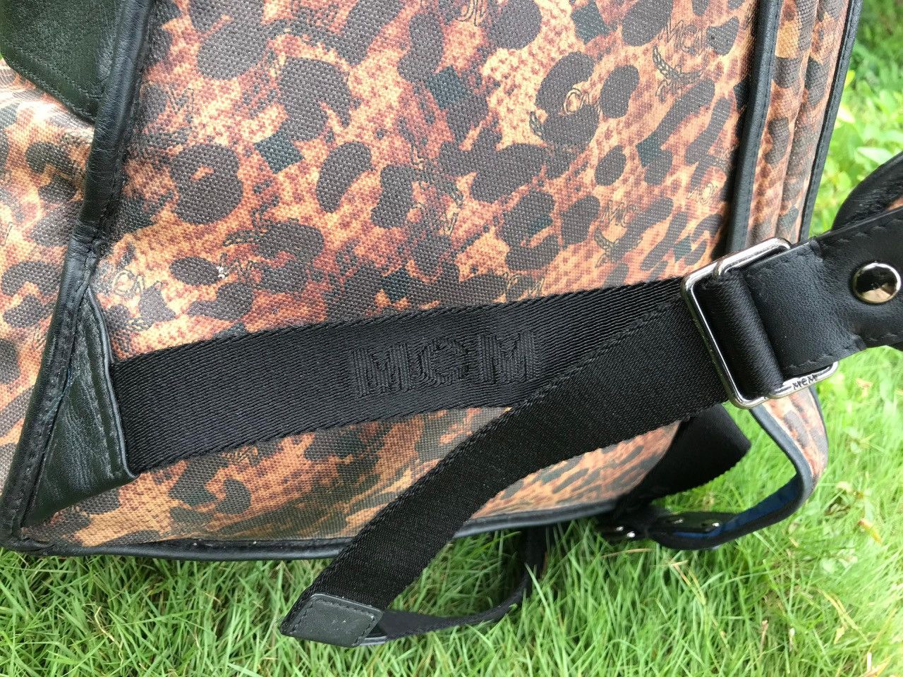 MCM Authentic MCM Leopard Print Medium Reversible Backpack Size ONE SIZE - 13 Thumbnail