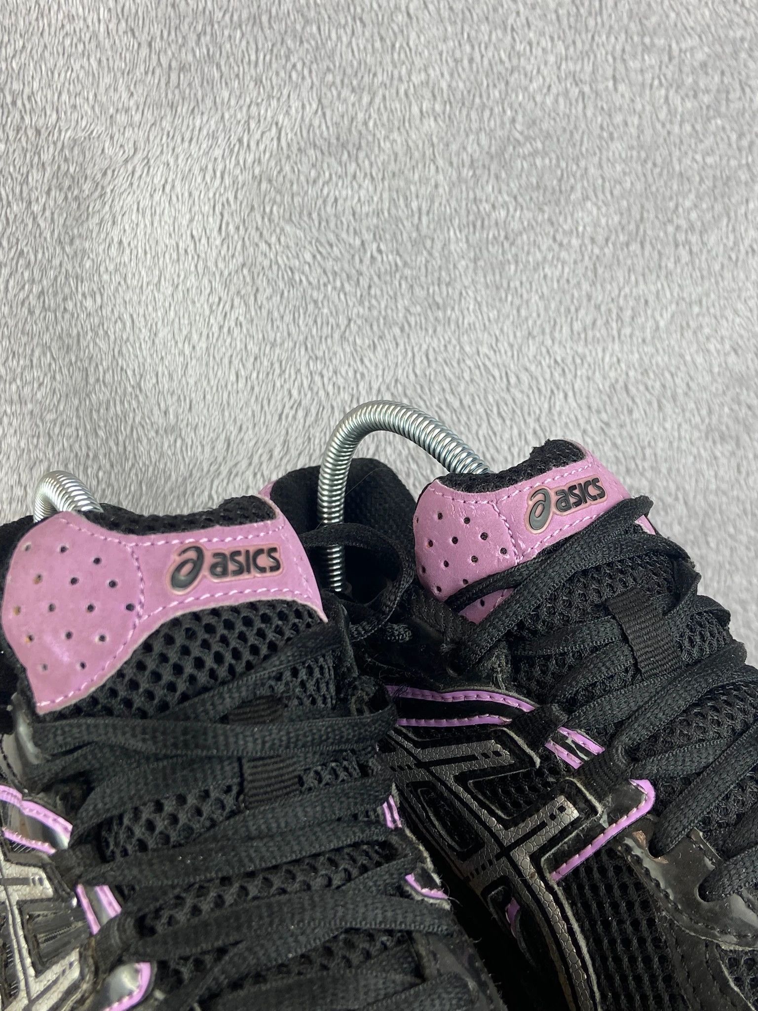 Asics Asics sneakers black pink gel retro running Size US 5 / EU 37 - 7 Thumbnail