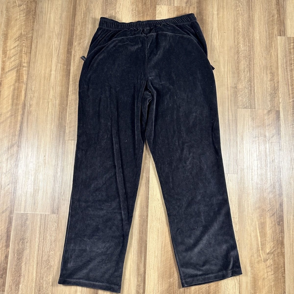 Ferrari × Puma Puma Ferrari Velour Velvet Track Suit Pants Size L NEW F1 Size US 32 / EU 48 - 4 Thumbnail