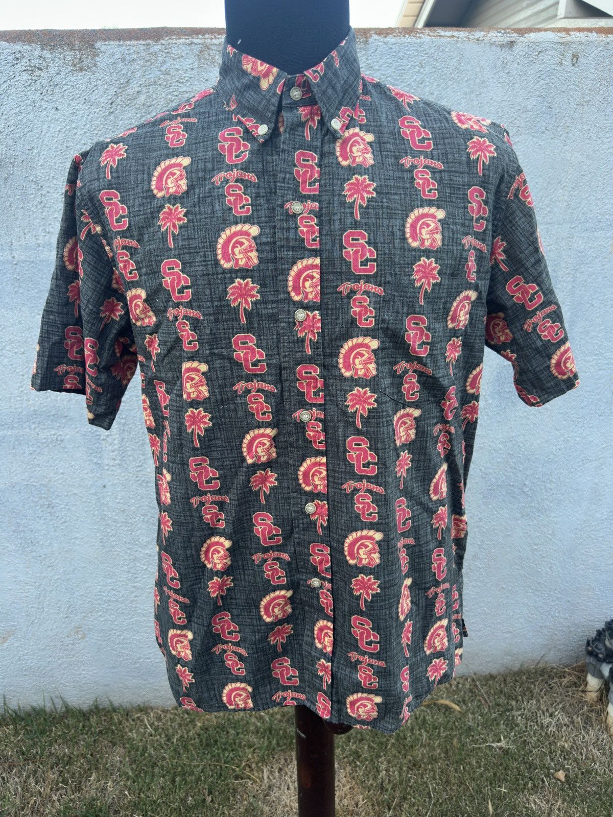 Reyn Spooner PreOwned Reyn Spooner USC Trojans Men's M Hawaiian Red/Black Size US M / EU 48-50 / 2 - 1 Thumbnail