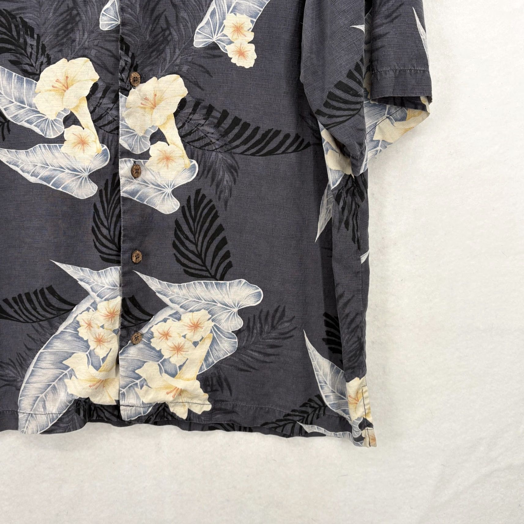 Tommy Bahama Tommy Bahama Shirt Mens Large Gray Silk Hawaiian Aloha Floral Button Front Camp Shirt Size US L / EU 52-54 / 3 - 3 Thumbnail
