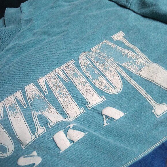 Fruit Of The Loom Vintage Pilot Station Alaska Rugged Outdoorwear T-Shirt Size US XL / EU 56 / 4 - 4 Thumbnail