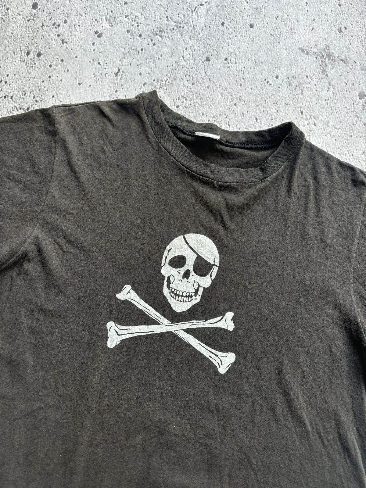Vintage Vintage 90's Skull faded tshirt Size US L / EU 52-54 / 3 - 3 Thumbnail