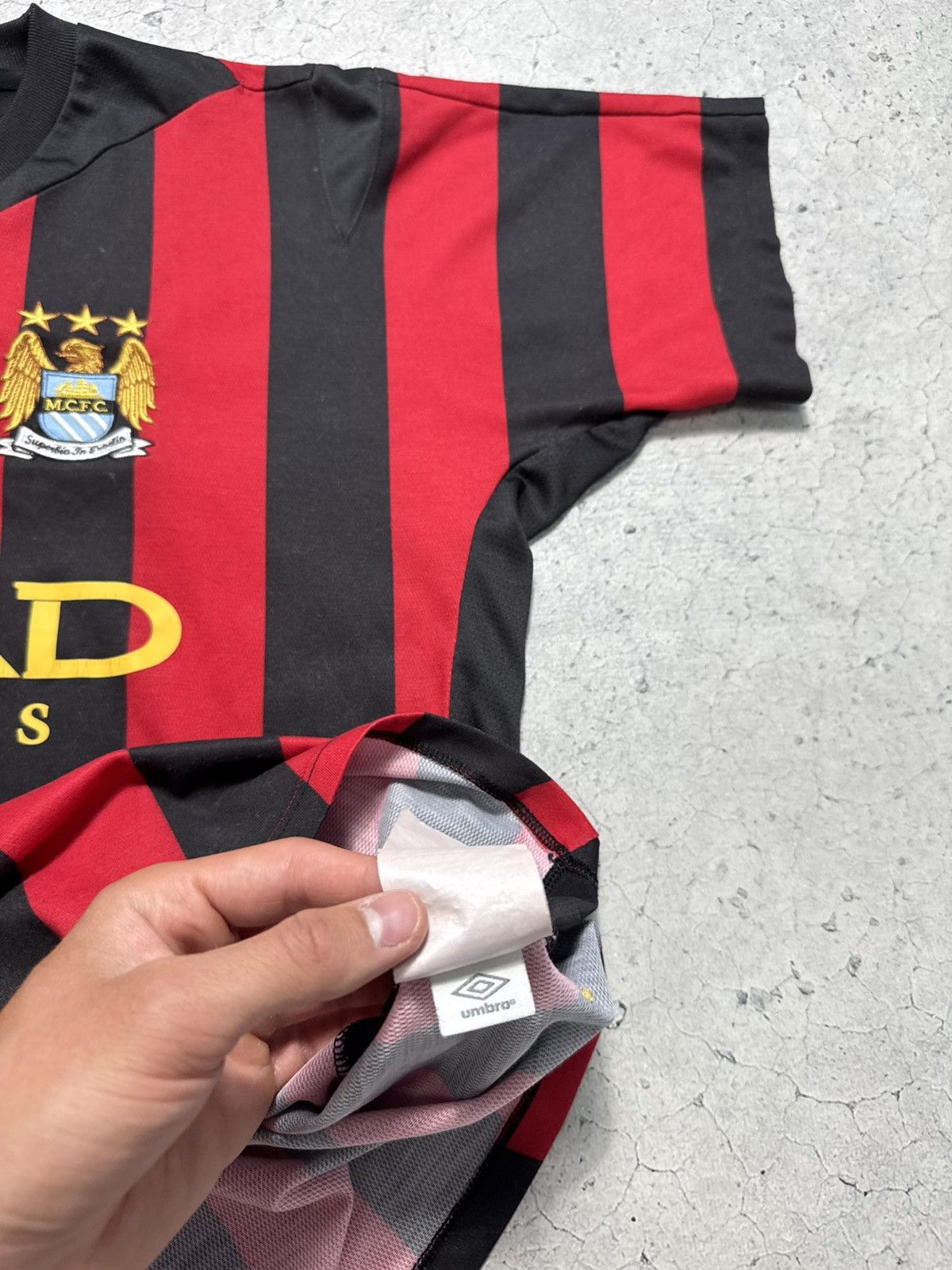 Umbro Umbro FC Manchester City 2011/2012 Vintage Soccer Jersey Size US S / EU 44-46 / 1 - 9 Thumbnail