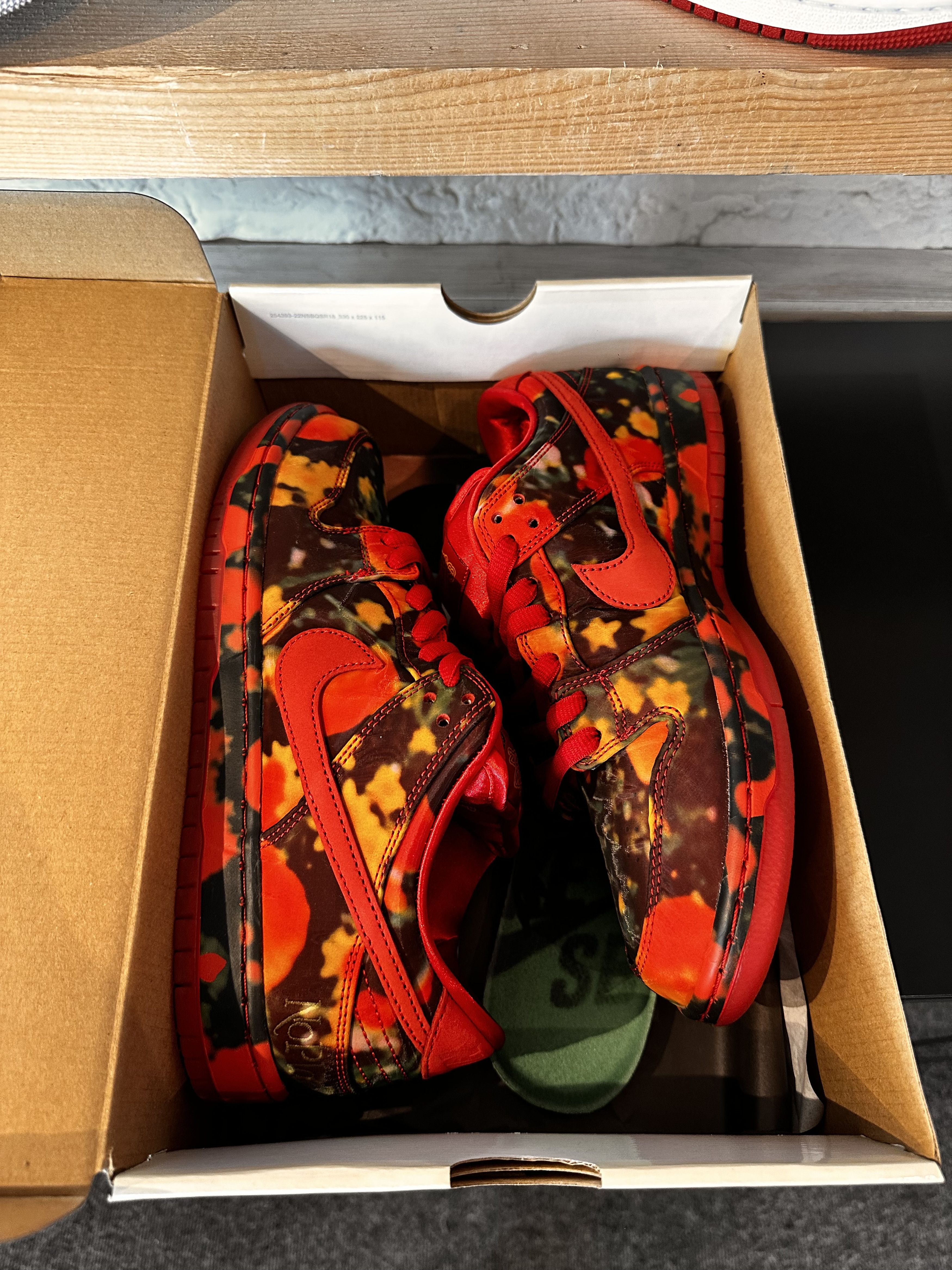 Nike SB Nike SB Dunk Low Wizard Of Oz Size US 9 / EU 42 - 7 Thumbnail