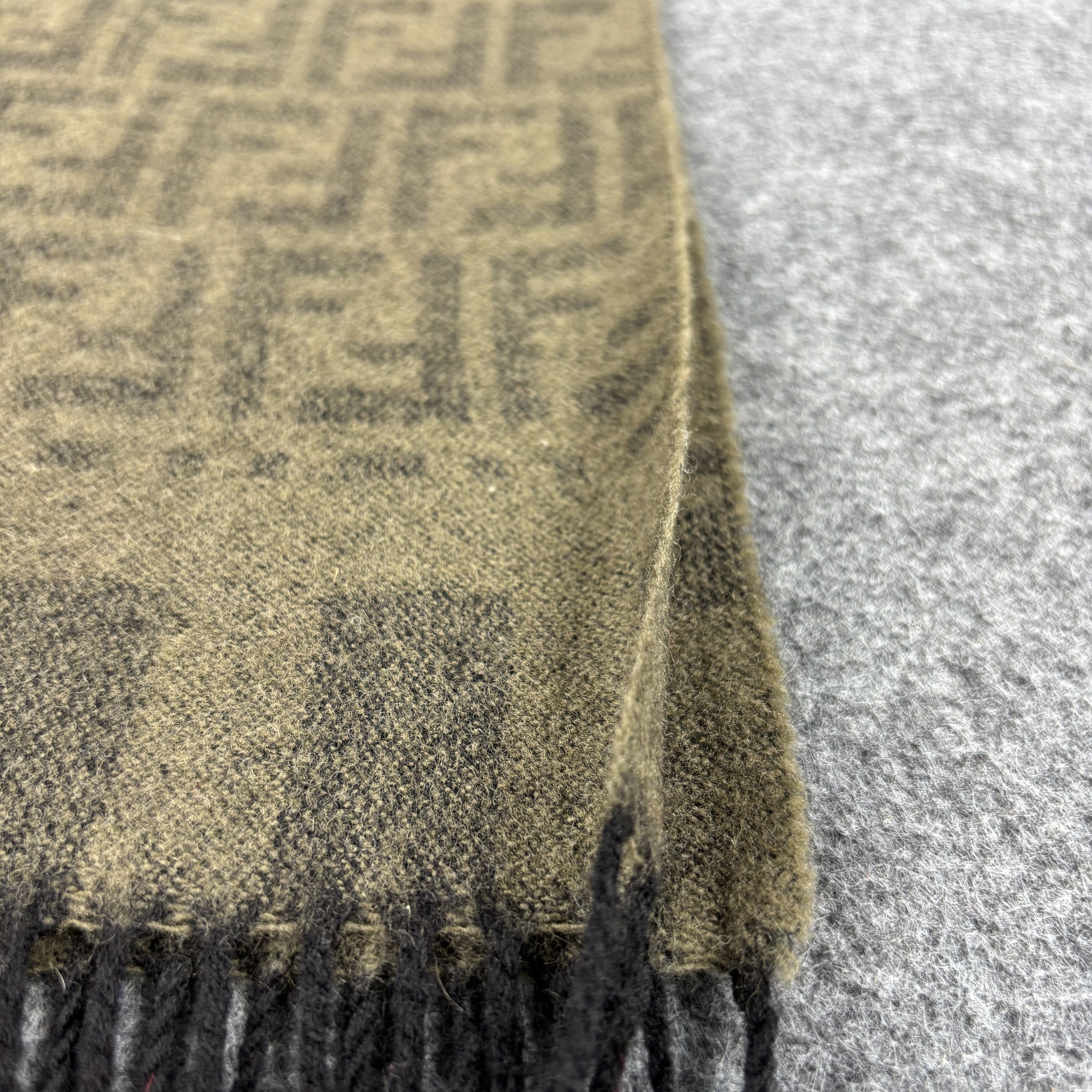 Fendi × Vintage GF10705 Fendi Scarf Neck Wear Muffler Nova Check Size ONE SIZE - 5 Thumbnail