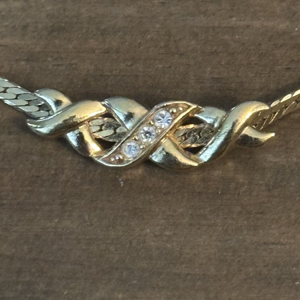 Other × Vintage Vintage Avon gold tone rinestone kisses necklace Size ONE SIZE - 3 Thumbnail