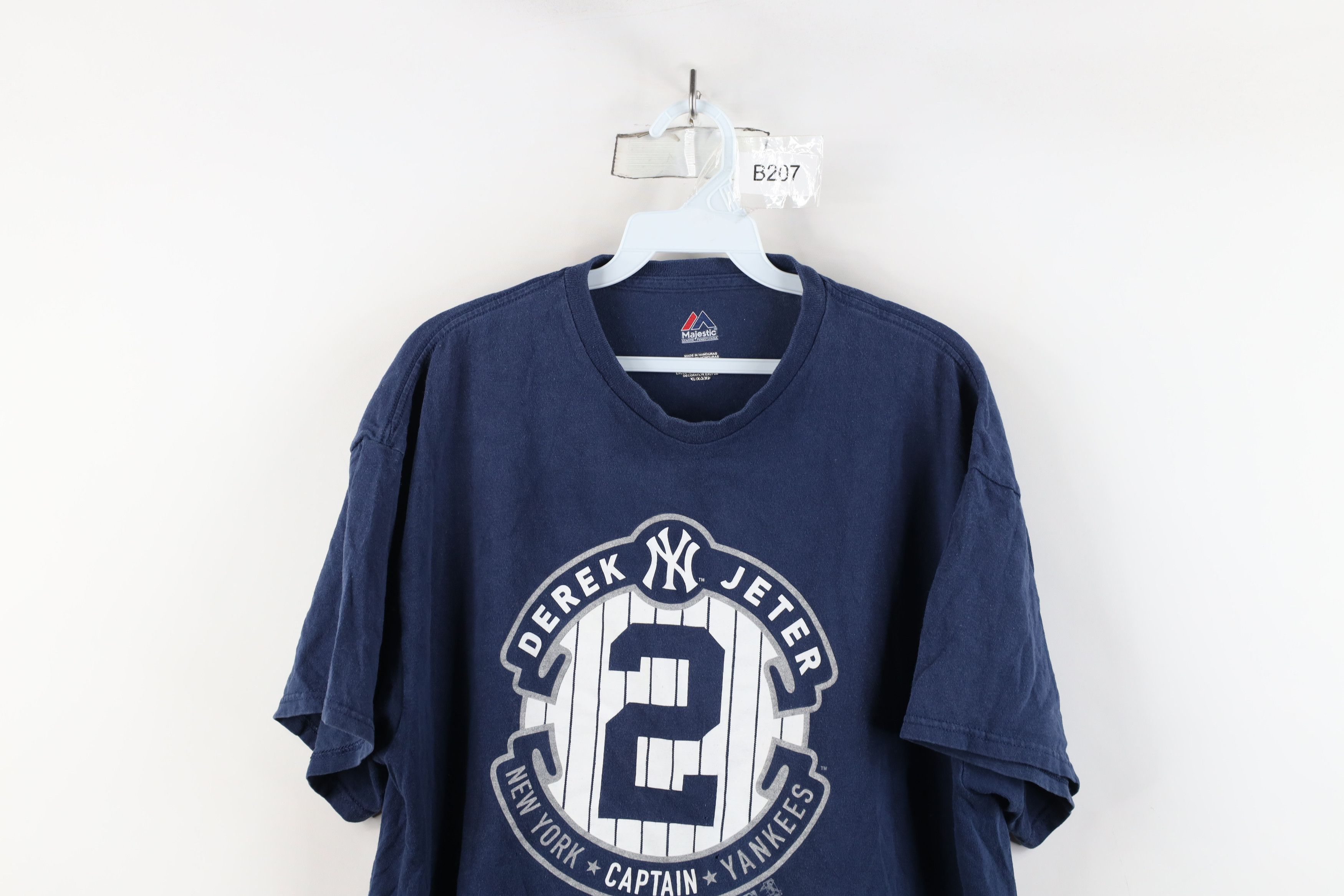 Majestic × Vintage Vintage Majestic Jeter New York Yankees Baseball T-Shirt Size US XL / EU 56 / 4 - 2 Thumbnail
