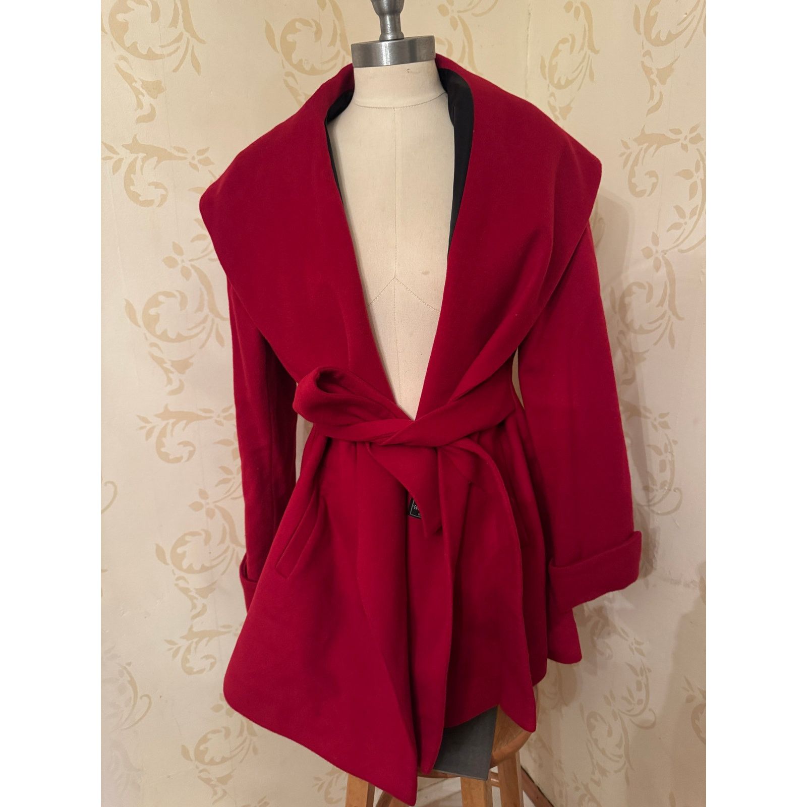 Trina Turk New! Ladies 10 Trina Turk Red Cashmere Blend Belted Coat Size L / US 10 / IT 46 - 1 Thumbnail