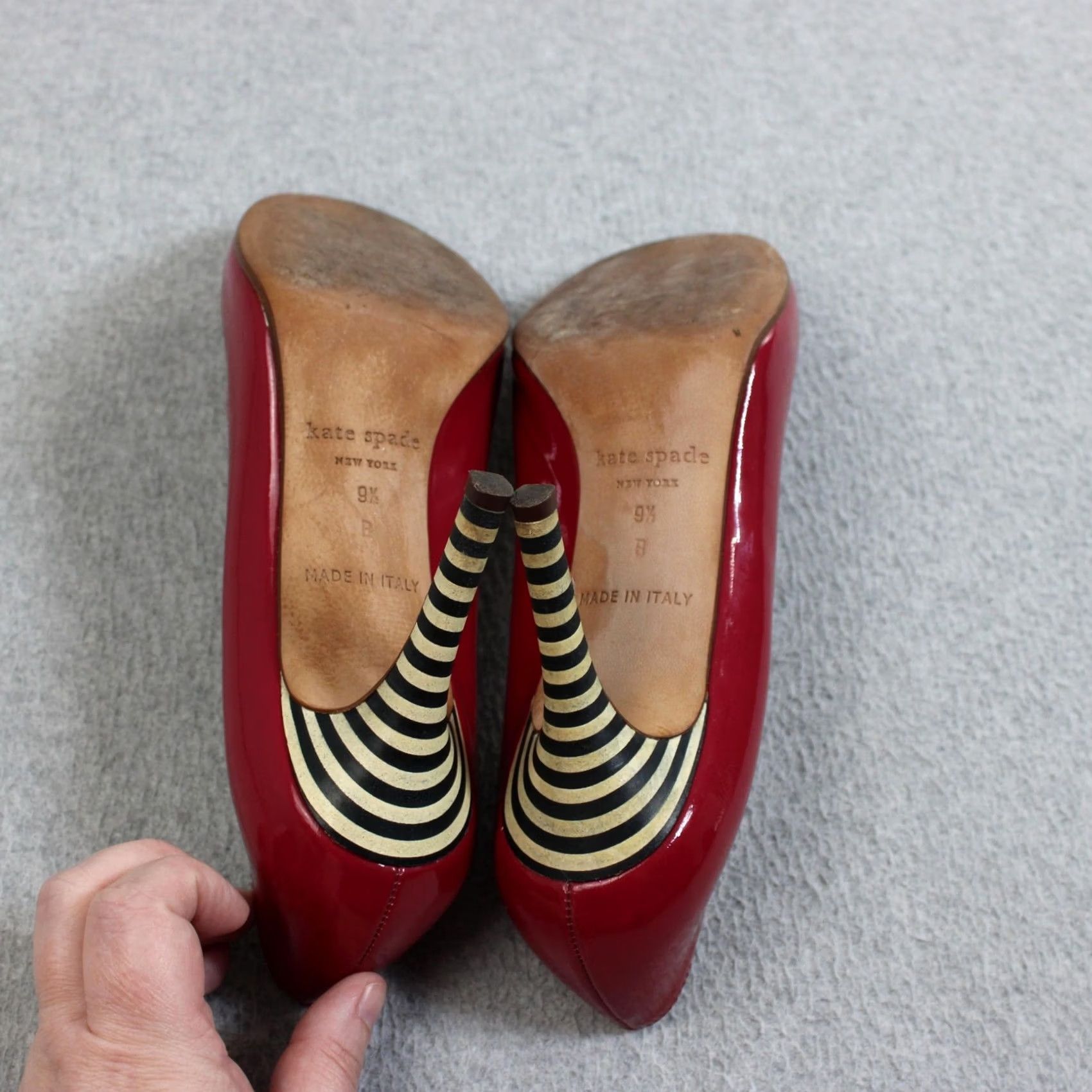 Vintage Kate Spade New York High Heels Red Patent Striped Pump Womens Size 9.5, 7.5, 9.5 EU, US Size US 10 / IT 40 - 2 Thumbnail