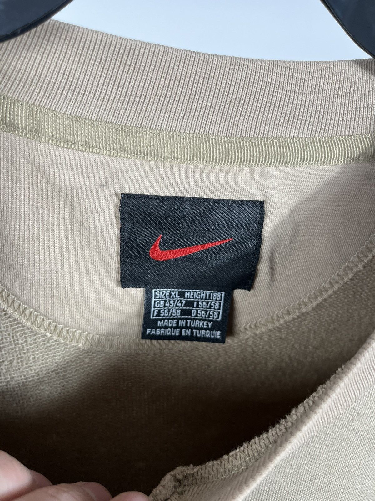 Nike Nike Vintage Sweatshirt Men’s XL Beige V Neck Classic Logo Size US XL / EU 56 / 4 - 6 Thumbnail