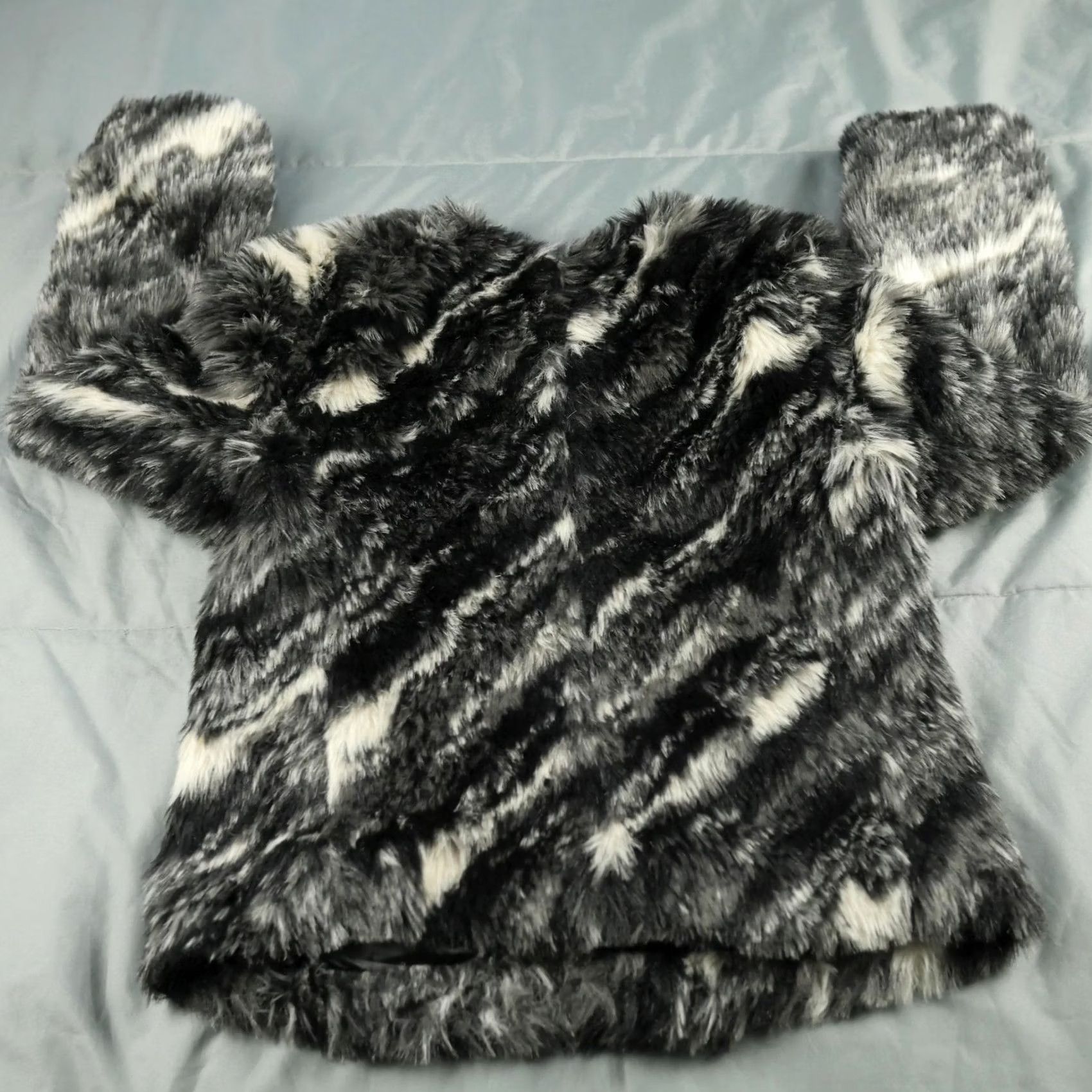 Armani Exchange A|X Armani Exchange Jacket Womens S Black Gray Faux Fur Full Zip Lined Soft Size S / US 4 / IT 40 - 4 Thumbnail