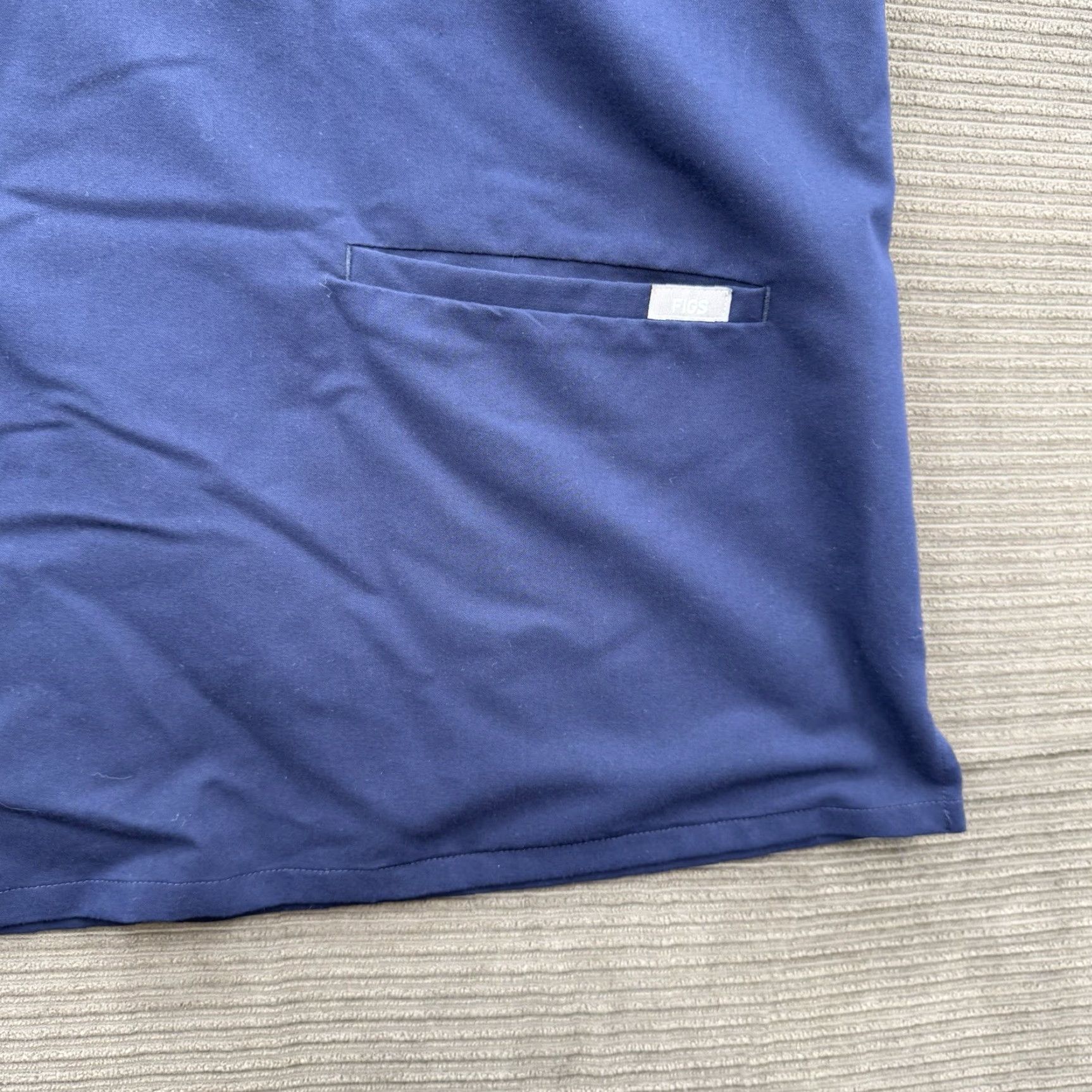 Vintage FIGS Scrub Top Women 2XL Blue Polyester Nursing Hospital Medical Comfort Shirt Adult Womens Medical Scrub Top Blue 2XL FIGS Size XXL / US 16-18 / IT 52-54 - 7 Thumbnail