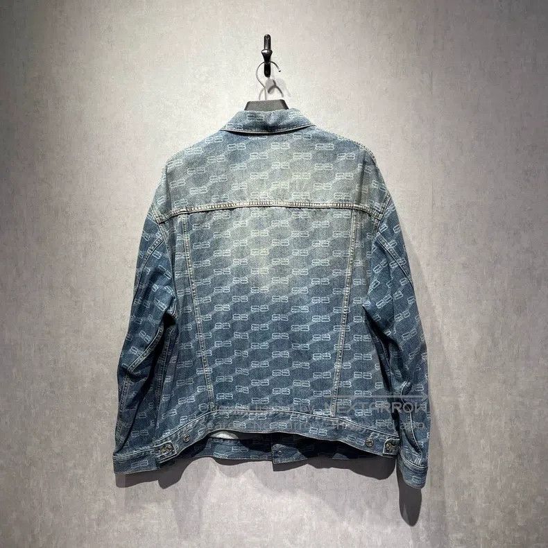Balenciaga Balenciaga Double B Logo Full Print Denim Jacket Size US XS / EU 42 / 0 - 2 Thumbnail