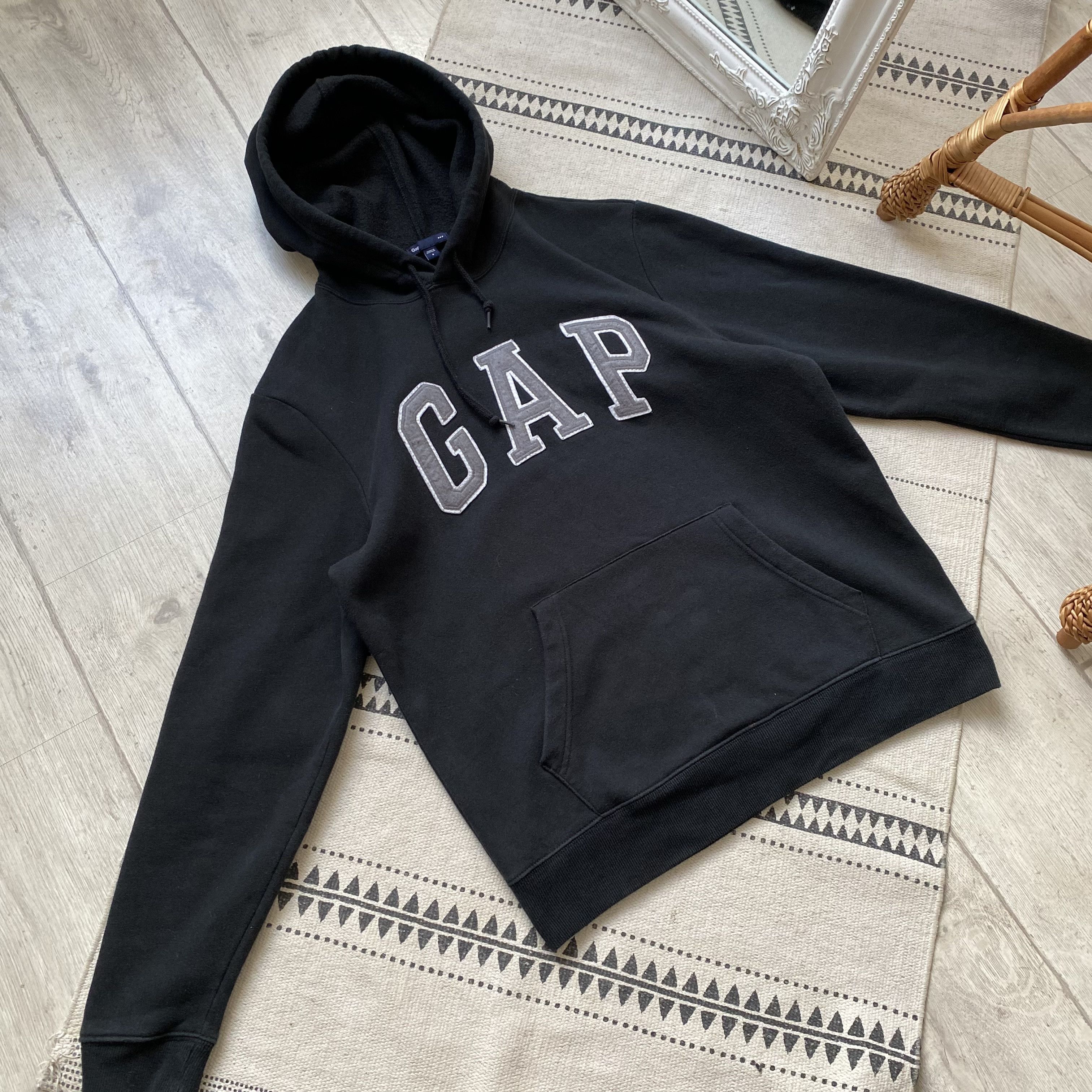 Gap 🕷️Vintage 00s GAP hoodie Black Y2K center logo Size US S / EU 44-46 / 1 - 8 Thumbnail
