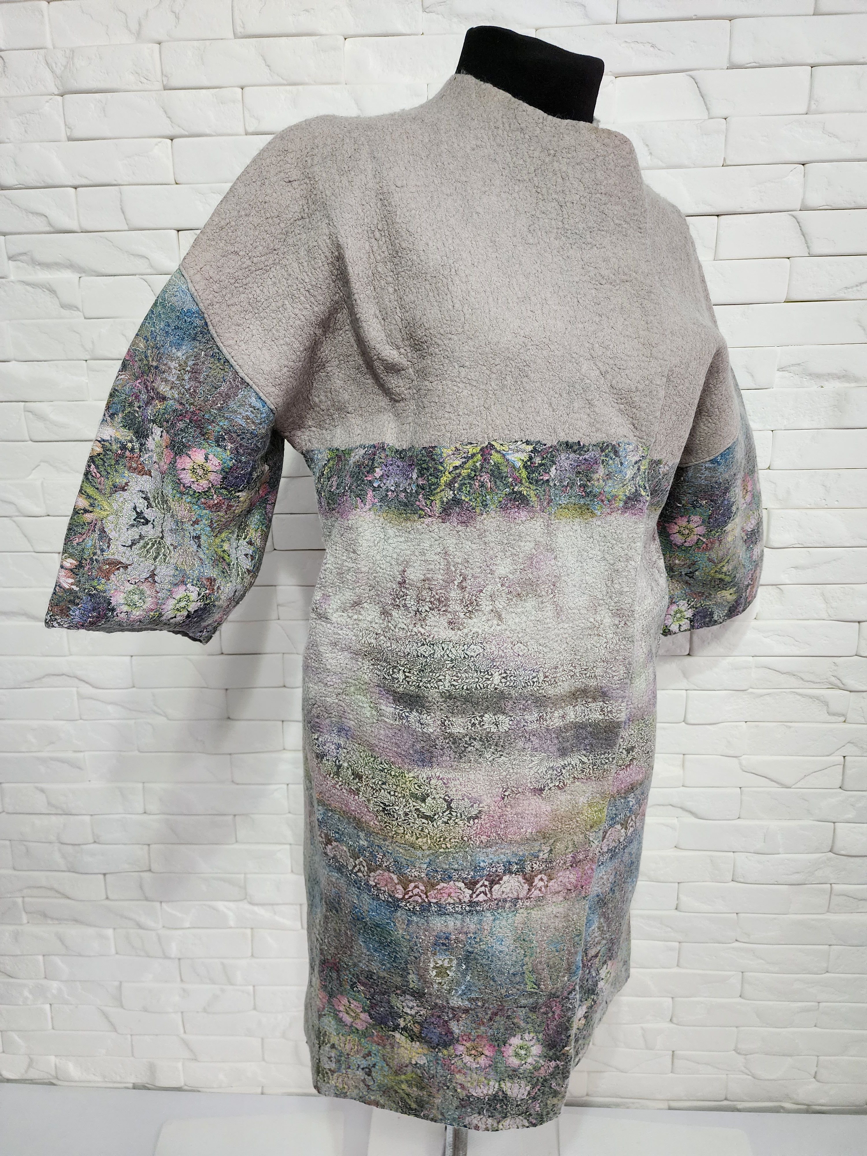 Handmade Women's coat made of felted genuine wool and silk. Size XL / US 12-14 / IT 48-50 - 3 Thumbnail