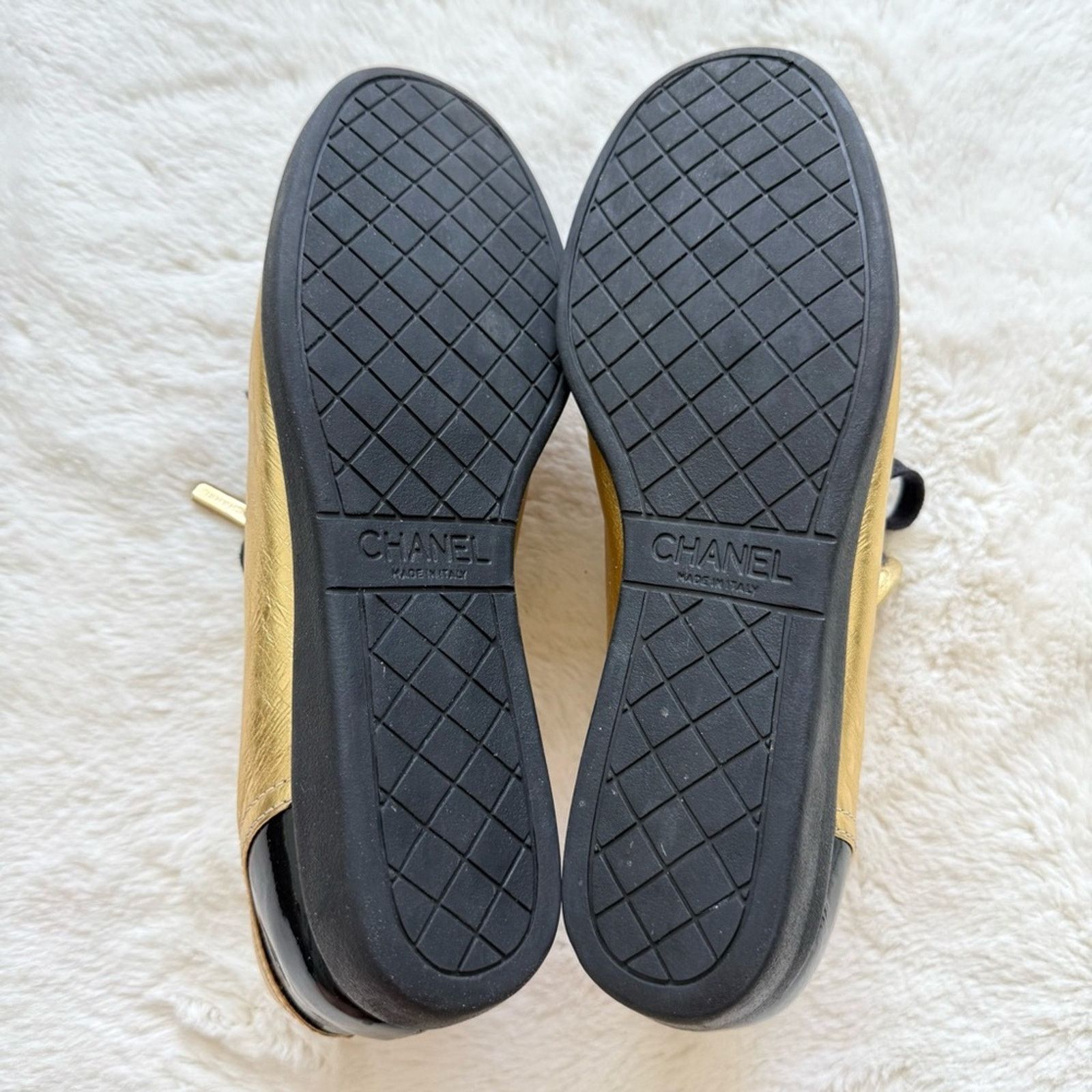 Chanel CHANEL women gold sneakers size 38,5 EU Authentic Size US 8.5 / IT 38.5 - 7 Thumbnail