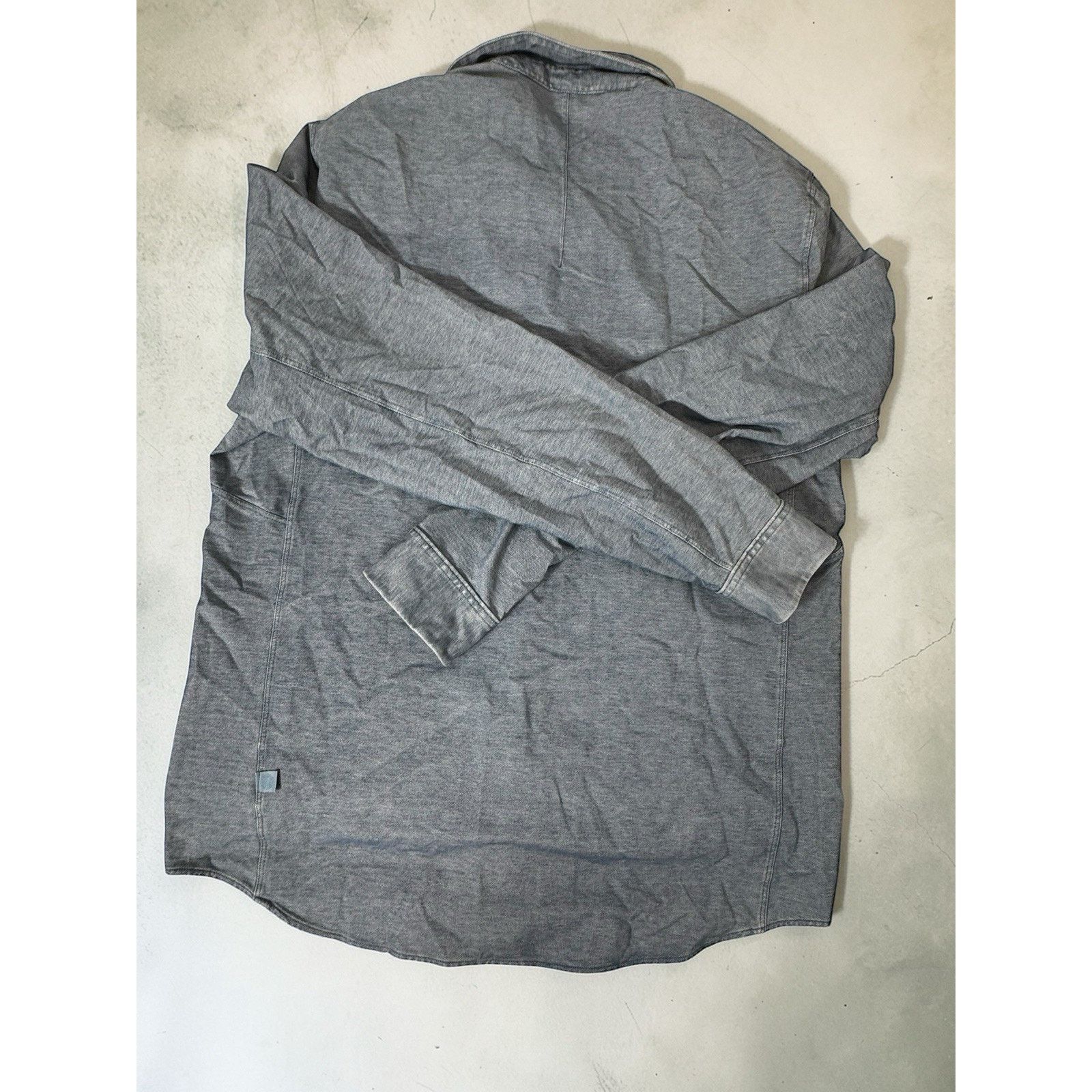 Lululemon Lululemon Men's Commission Shirt Size Medium , Denim Size US M / EU 48-50 / 2 - 5 Thumbnail