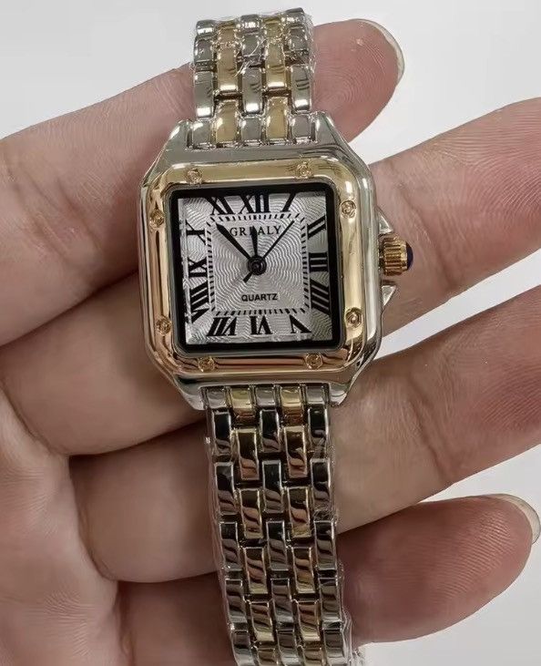 Vintage Vintage 90s black dial luxury style quartz silver watch Size ONE SIZE - 1 Thumbnail