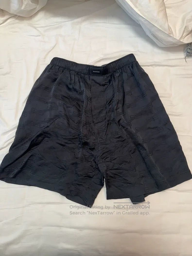 Balenciaga Balenciaga short pants Size US 32 / EU 48 - 1 Thumbnail