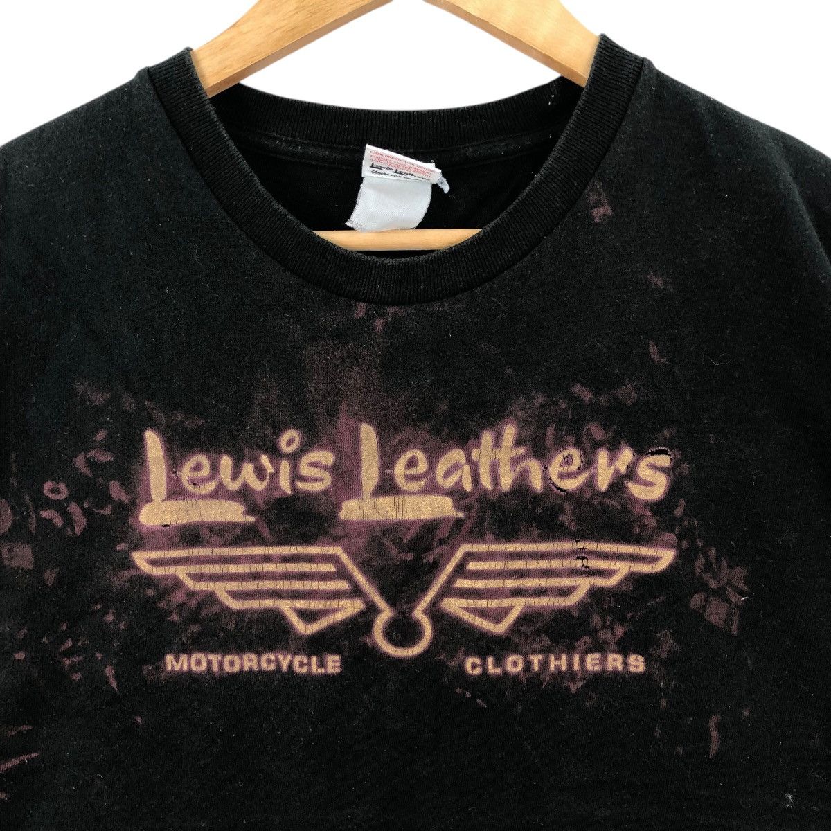 Vintage Vintage LEWIS LEATHERS T Shirt Motorcycle Clothing Japan Size US L / EU 52-54 / 3 - 3 Thumbnail