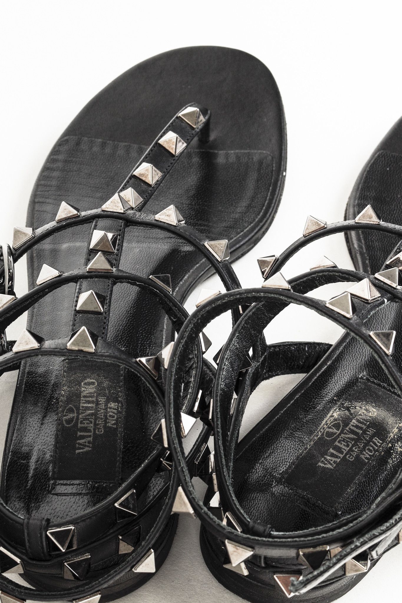 Valentino Valentino Garavani Flat Black Rockstud Gladiator Sandal Size US 7 / IT 37 - 9 Thumbnail