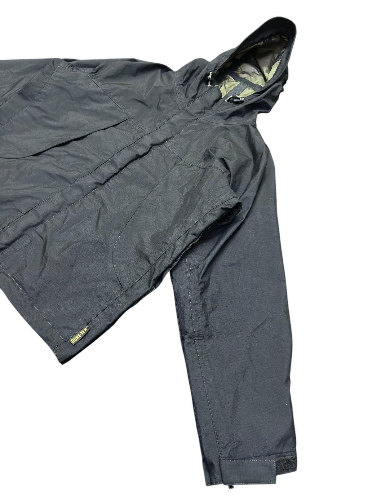 Bape × Goretex BAPE x Goretex Waterproof Zipper Jacket Size US M / EU 48-50 / 2 - 2 Thumbnail