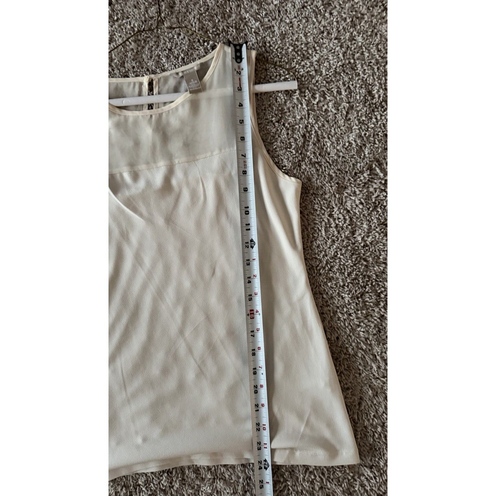 Banana Republic Banana Republic Sleeveless Ivory Blouse Sz S Size S / US 4 / IT 40 - 9 Thumbnail
