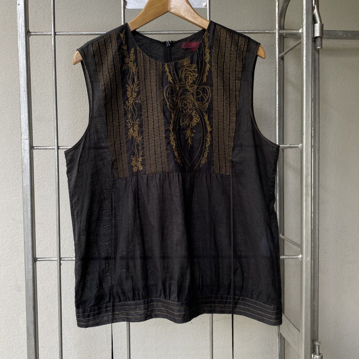 Kenzo Kenzo Black Sleeveless Blouse with Gold Embroidery Size M / US 6-8 / IT 42-44 - 20 Thumbnail