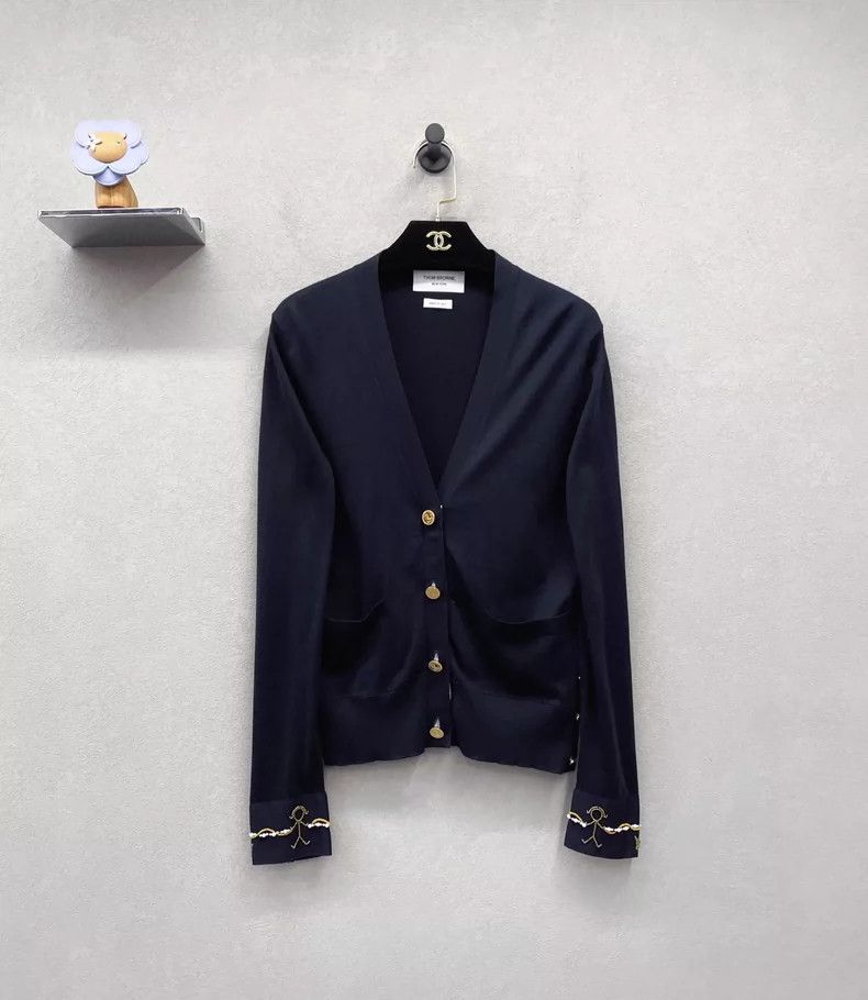 Thom Browne Thom Browne V-neck buttoned knit sweater with sleeve end p Size XS / US 0-2 / IT 36-38 - 1 Thumbnail
