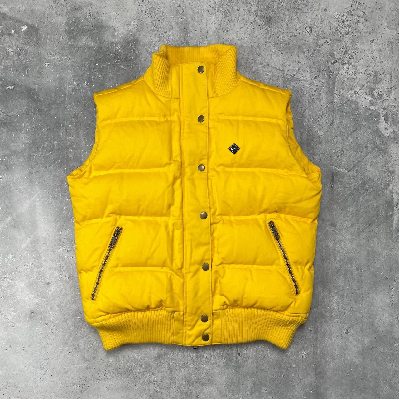 Nike Vintage 2000s Nike Trail Runners Y2K Down Vest Women’s m Size M / US 6-8 / IT 42-44 - 1 Thumbnail