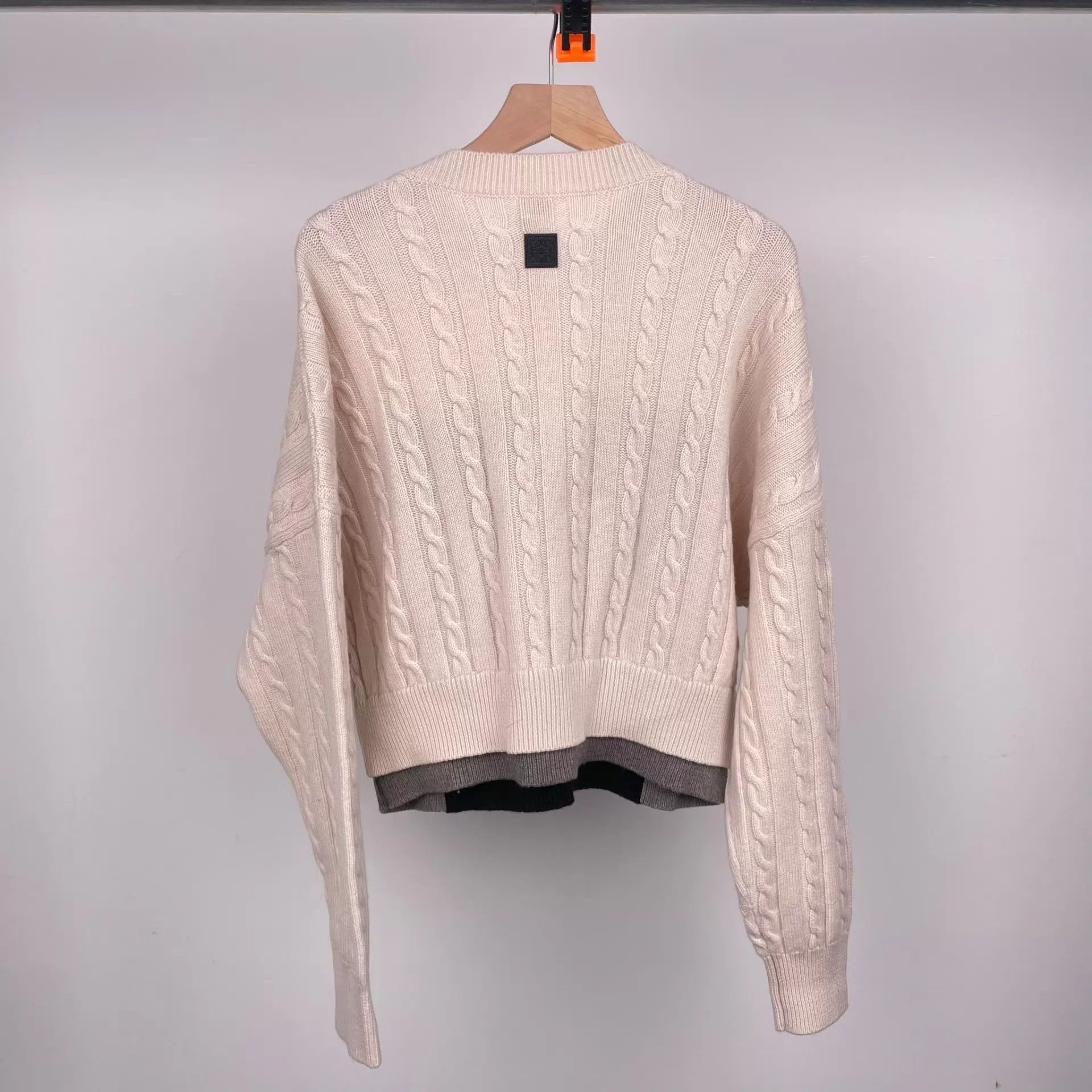 Loewe LOEWE White Sweater S 260418CM19C05 Size S / US 4 / IT 40 - 2 Thumbnail