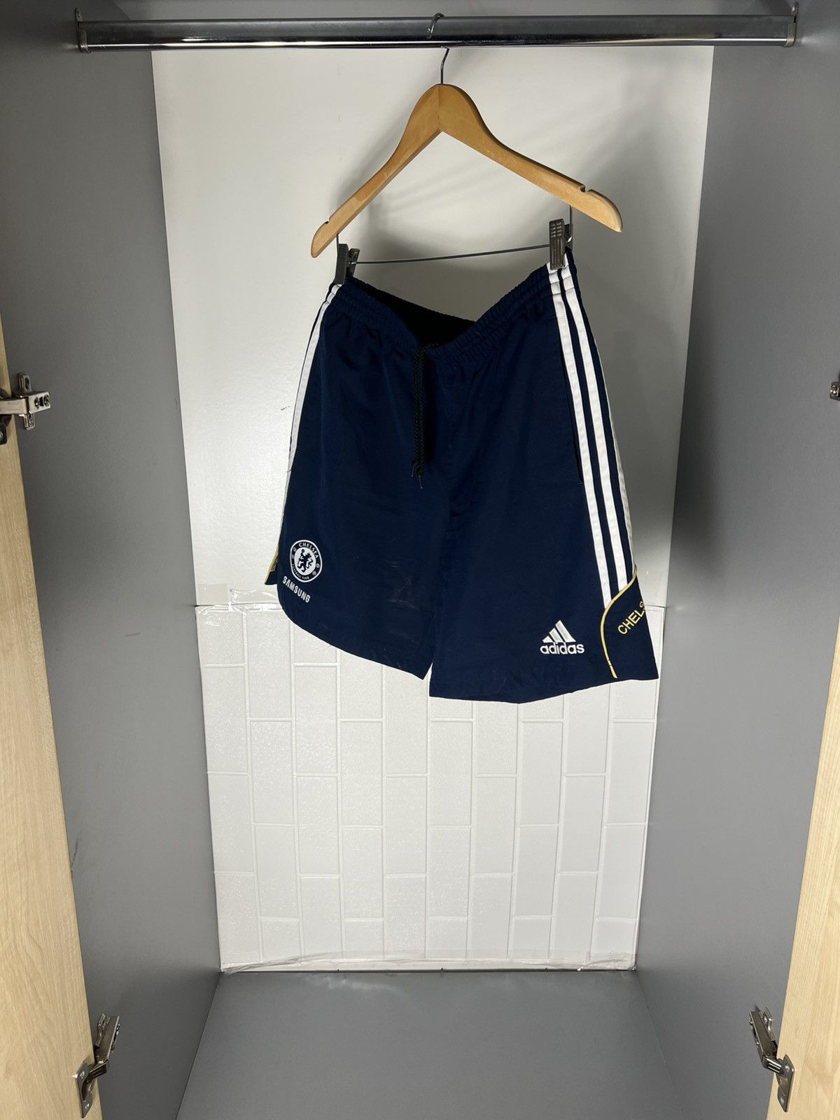 Adidas VINTAGE ADIDAS FC CHELSEA LONDON ENGLAND SOCCER JERSEY RETRO Size US XL / EU 56 / 4 - 6 Thumbnail
